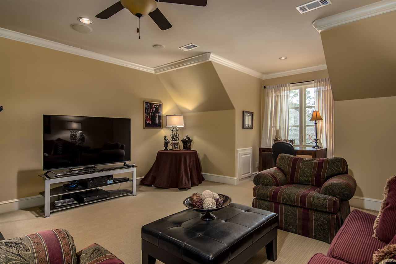 HICKORY CREEK - Residential