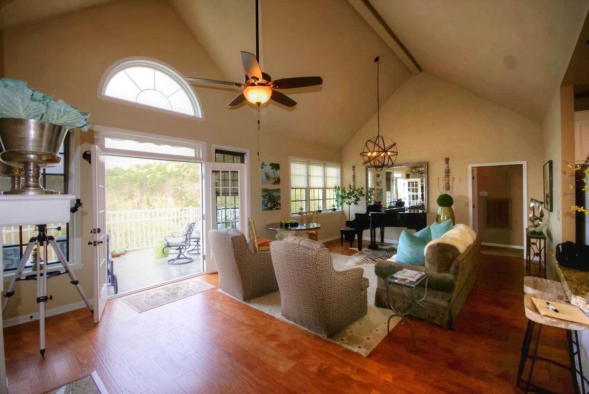 INDIAN HILLS - Residential