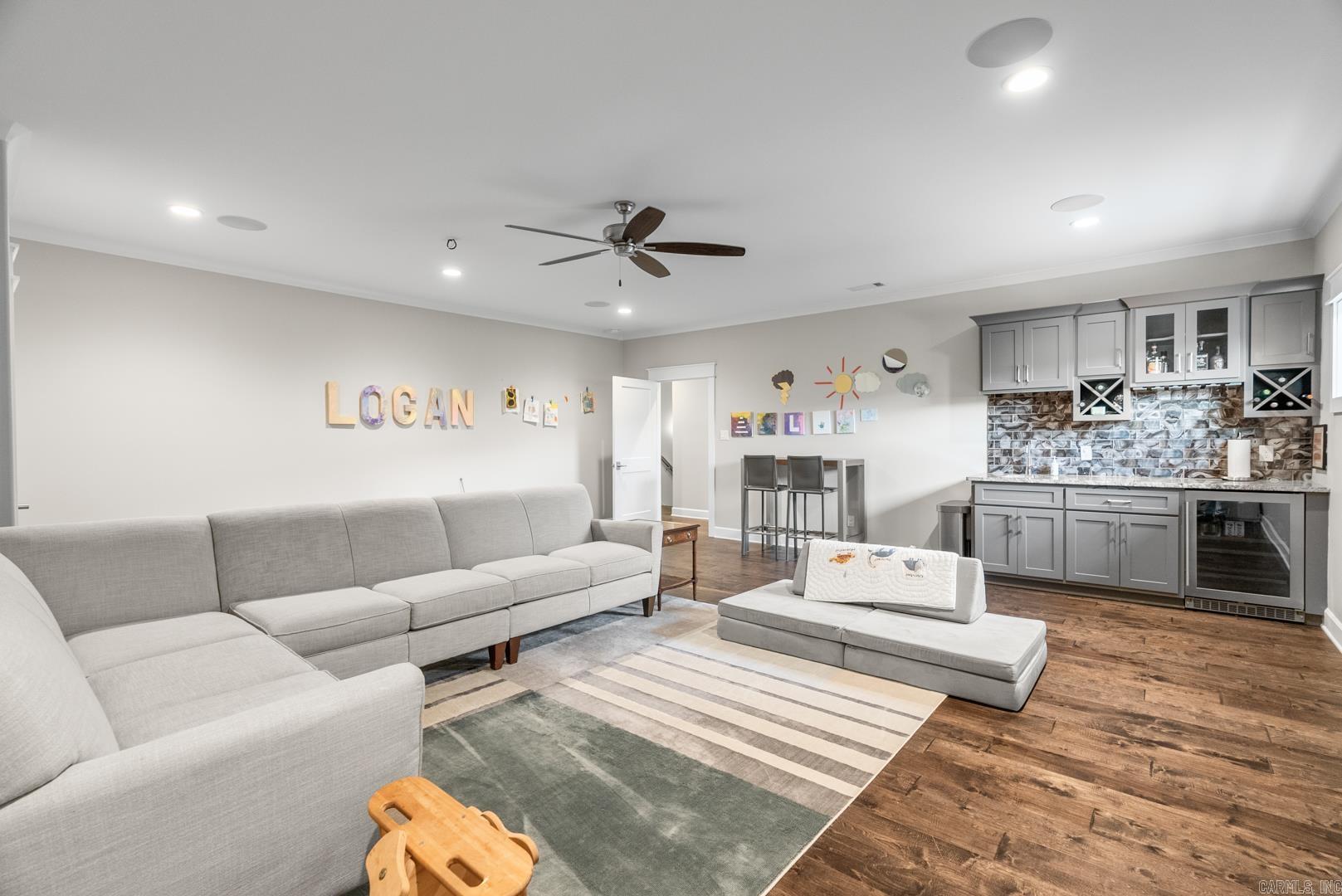 CHENAL VALLEY "FALSTONE COURT" - Residential