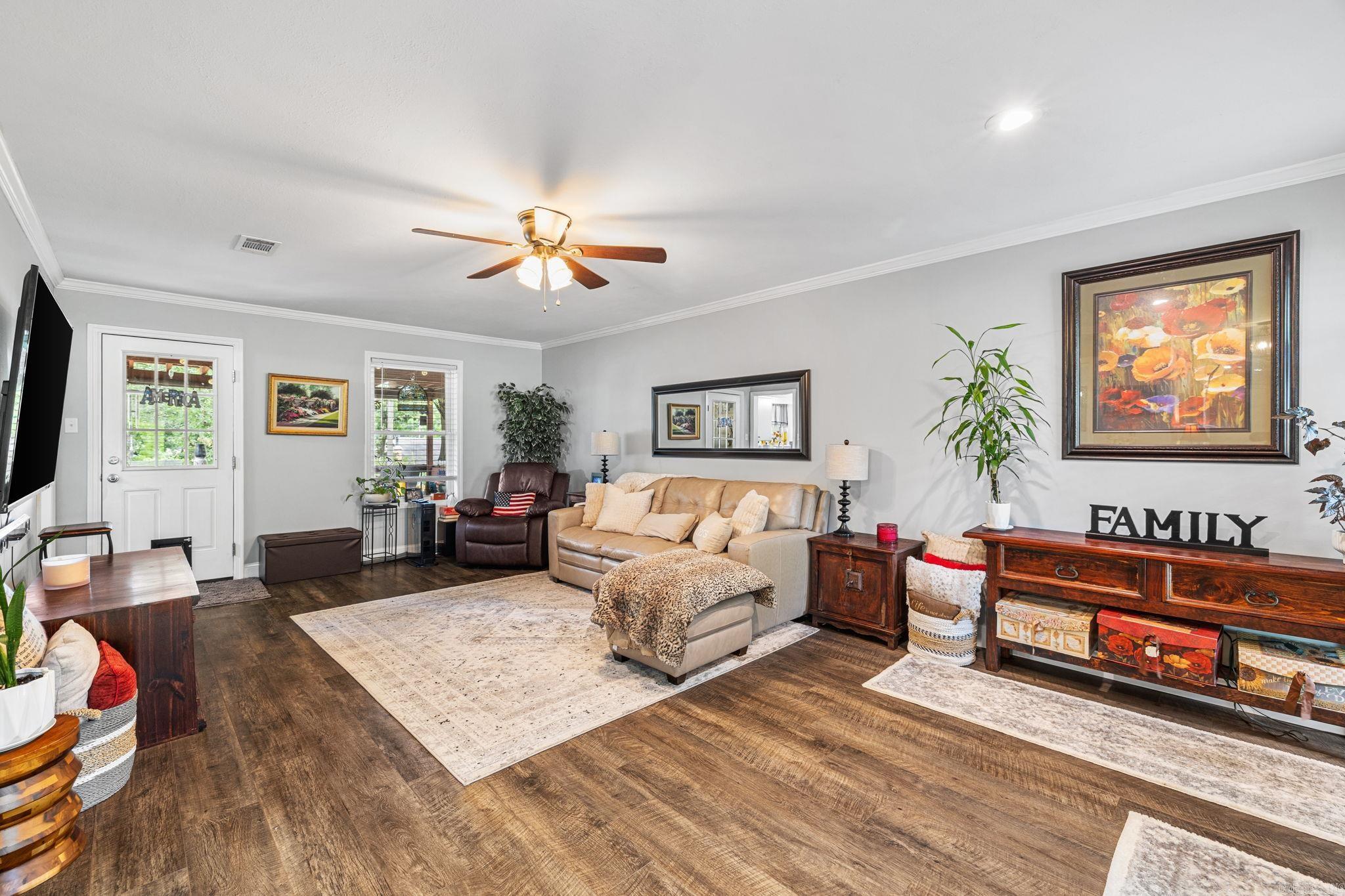 DEEREWOOD - Residential