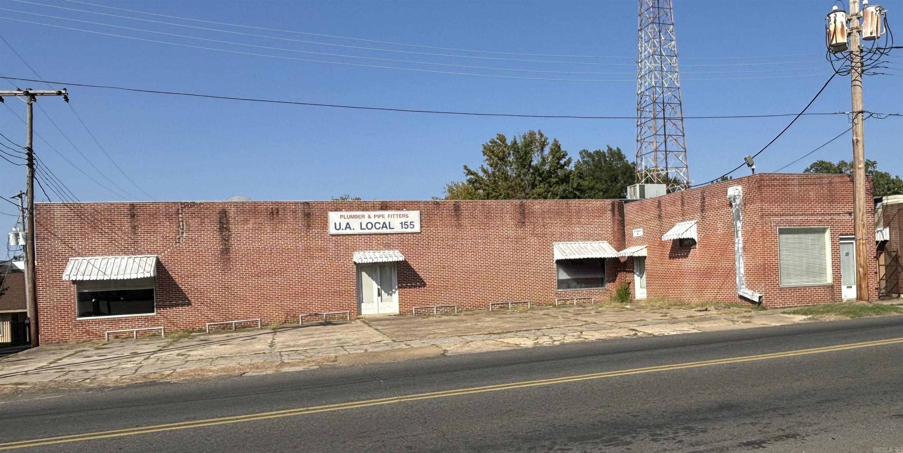 Location!!! Space!!! Location!!!  Plenty of room in this conveniently located property in downtown El Dorado. Bldg 1 has a new metal roof.  2 separate buildings with a total of 8905 sq footage.  Bldg 1= 4777 sq ft, Bldg 2= 4128 sq ft.  Can use as a large open room with separate offices or can be petitioned into several different areas.  Lots of opportunities in this space.