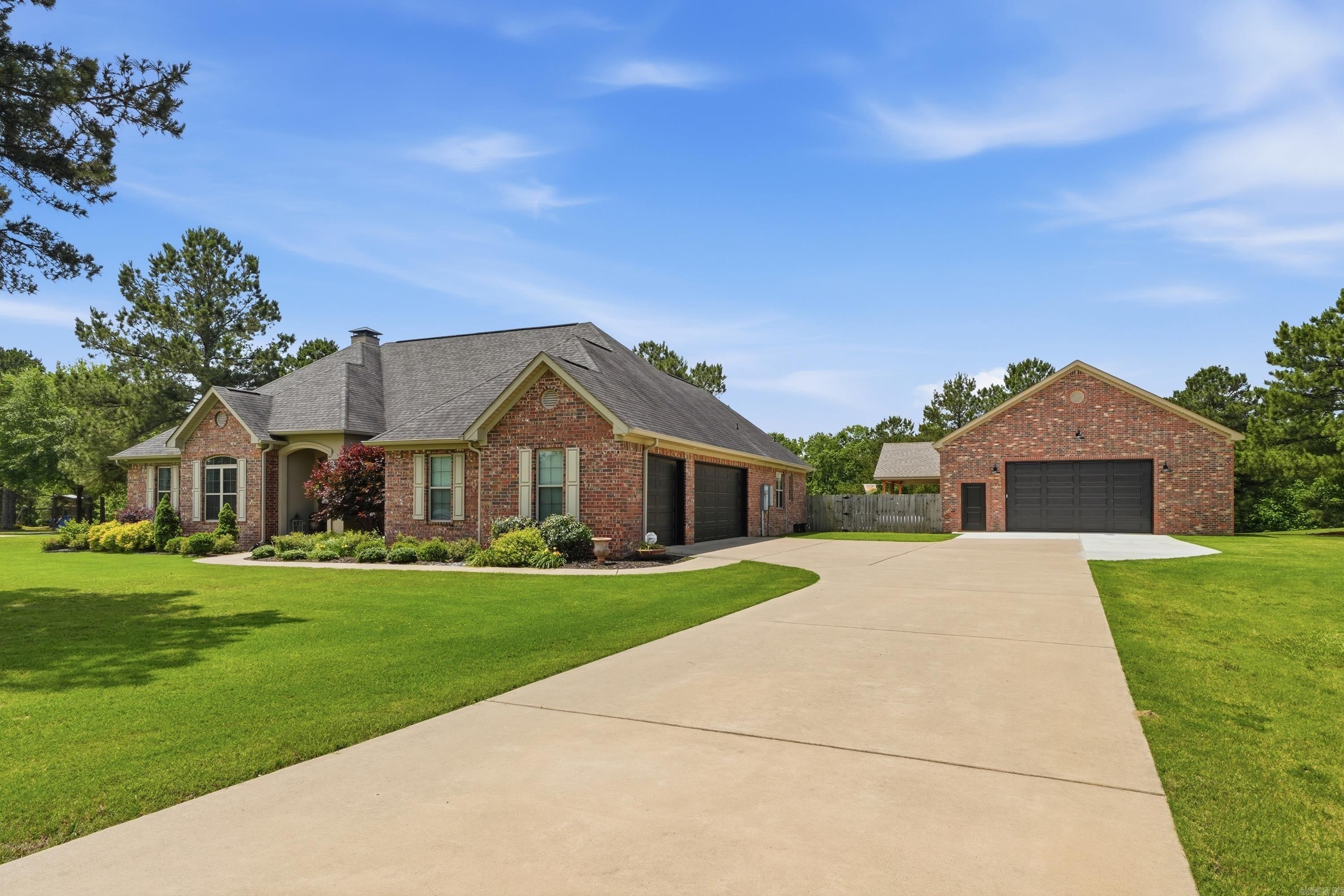 PLEASANT LAKE ESTATES - Residential