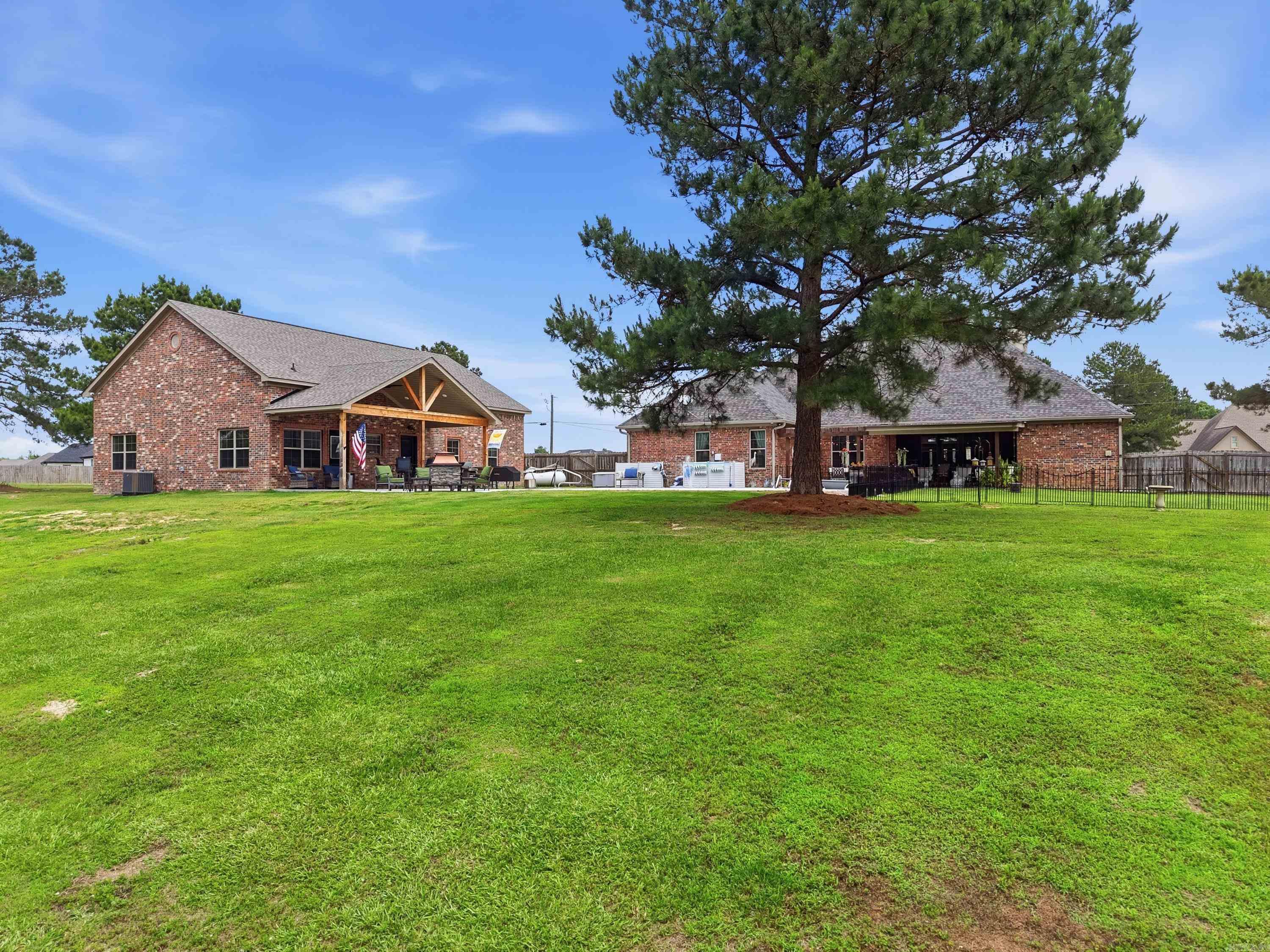 PLEASANT LAKE ESTATES - Residential