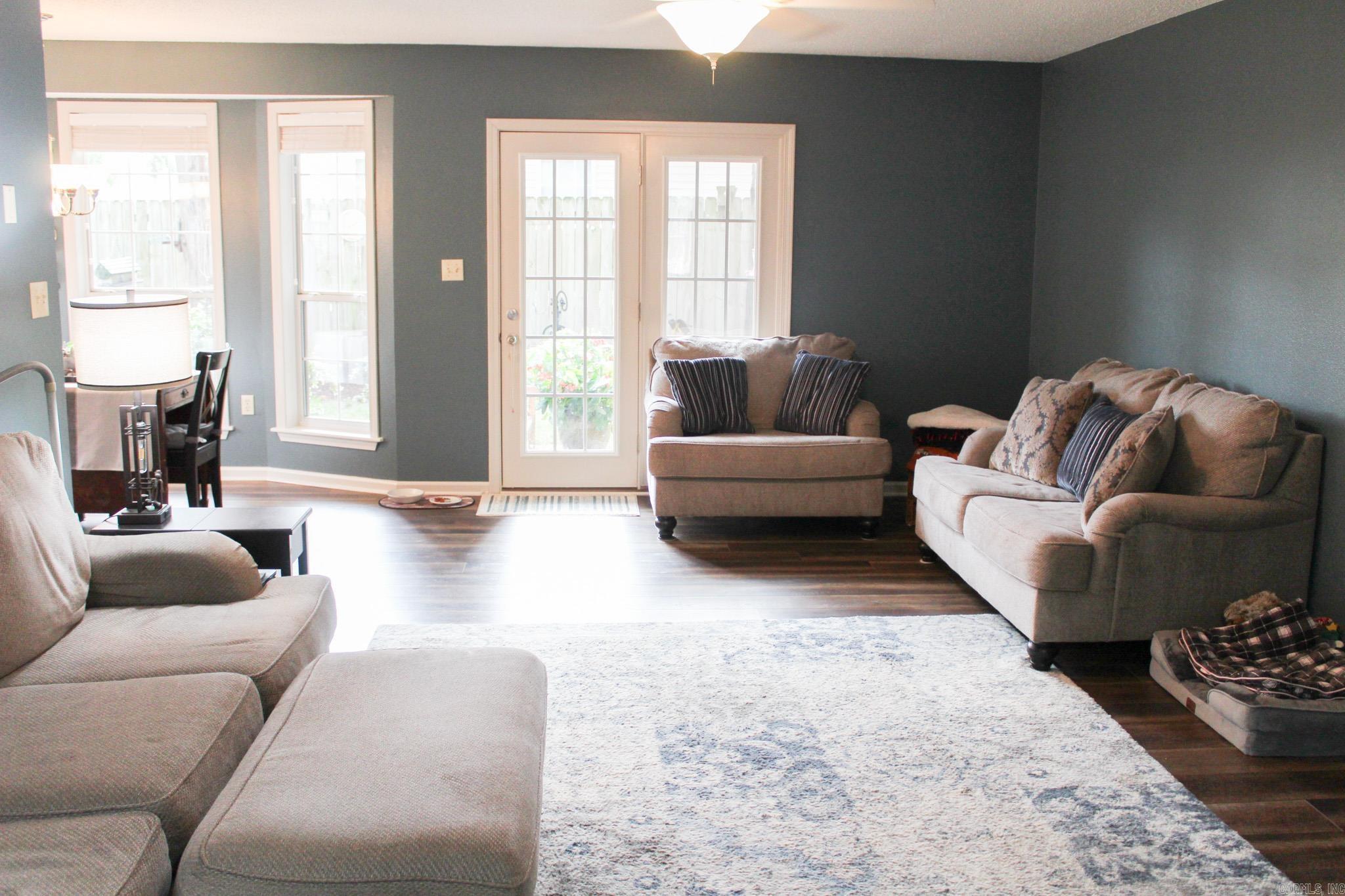 FIELDS FARM - Residential