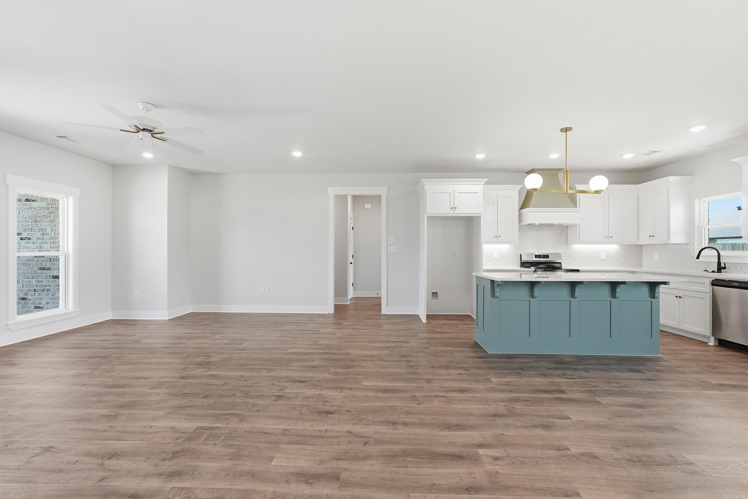 EAST MEADOW - Residential
