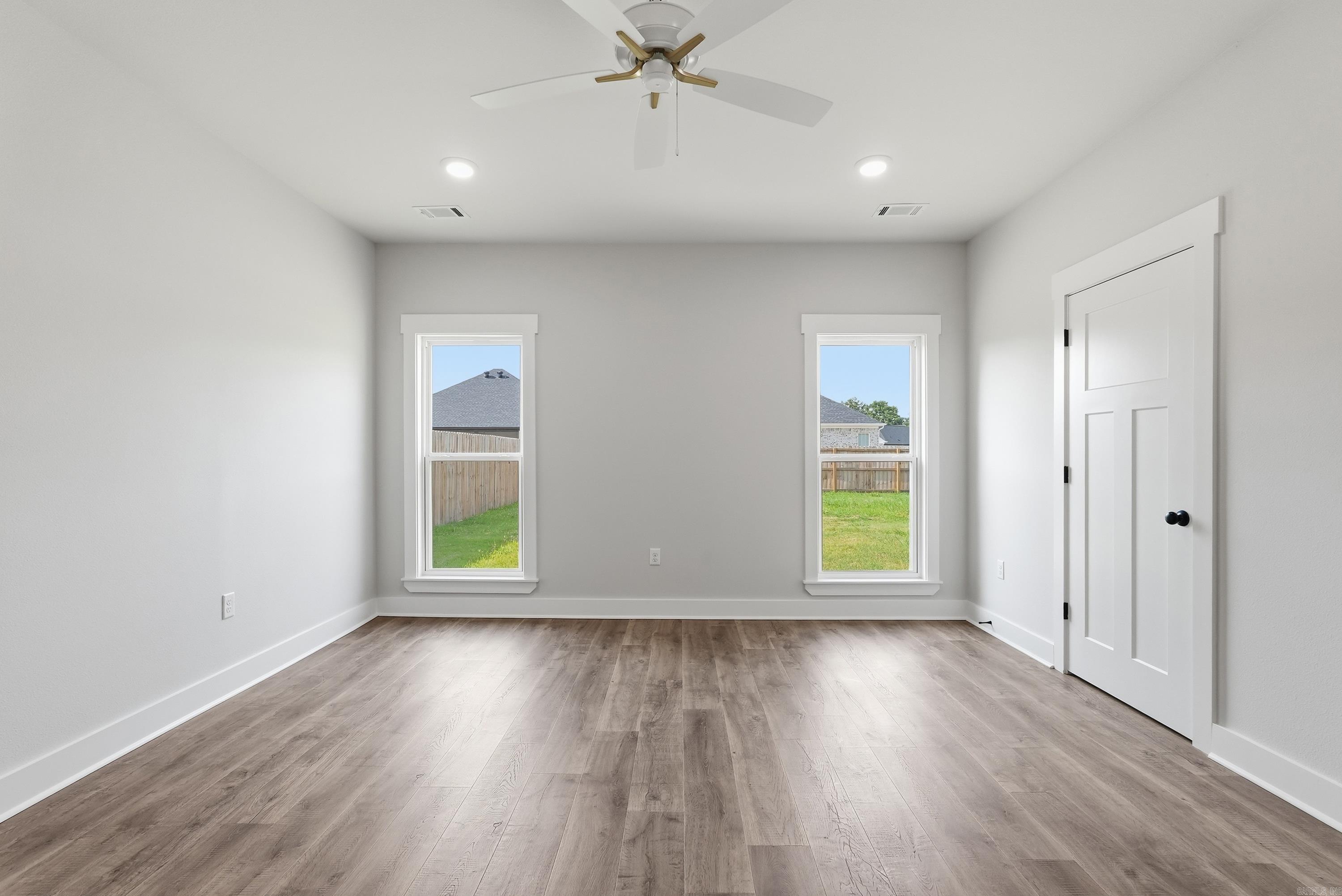 EAST MEADOW - Residential