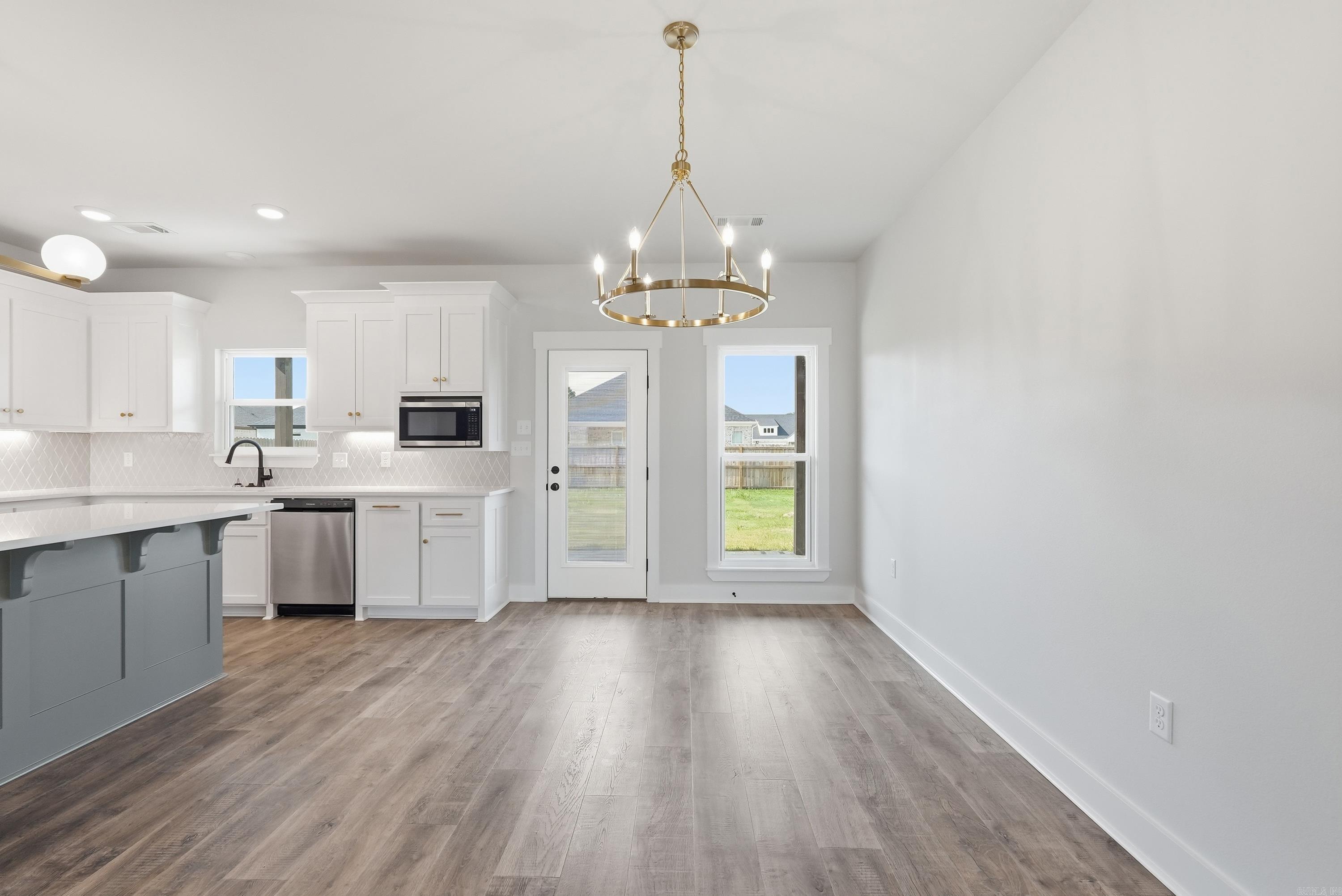 EAST MEADOW - Residential