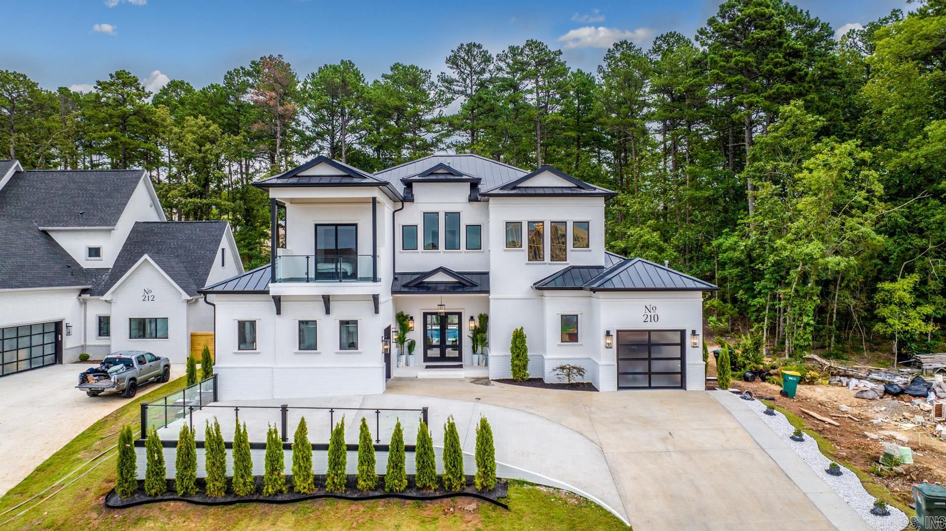 CHENAL VALLEY "FALSTONE COURT" - Residential