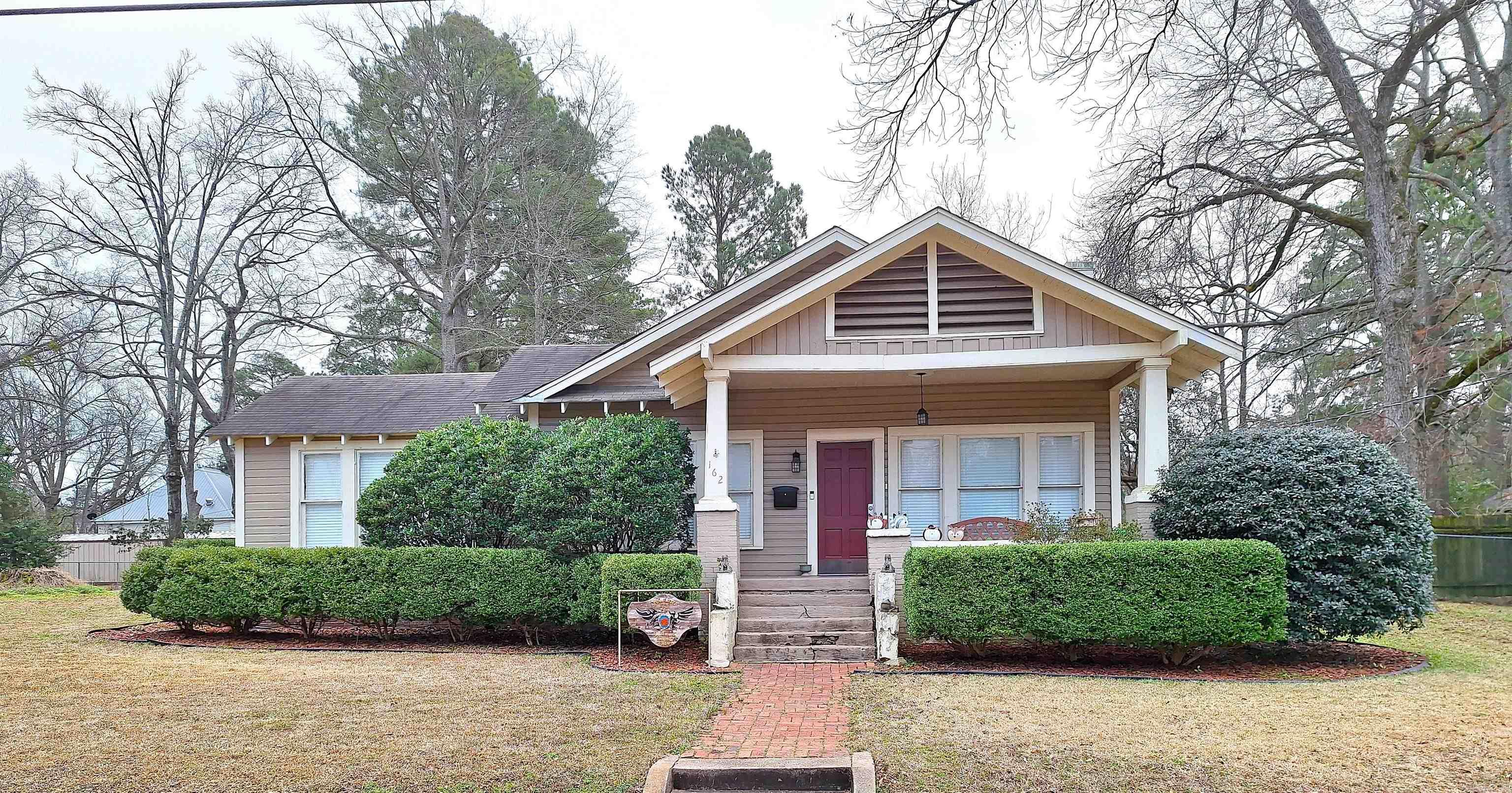 Discover this inviting home that combines comfort, functionality, and a great location. Inside, you’ll find generous living spaces, tasteful updates, and a well-cared-for interior that feels warm and welcoming. The outdoor space is thoughtfully maintained, offering room to relax or entertain. An added bonus is the potential for expanded use with the additional property and lot at 404 S Edwards, providing flexibility and future opportunity. Conveniently located near local amenities, this home offers both everyday ease and long-term value. Schedule your showing today and see the possibilities for yourself.