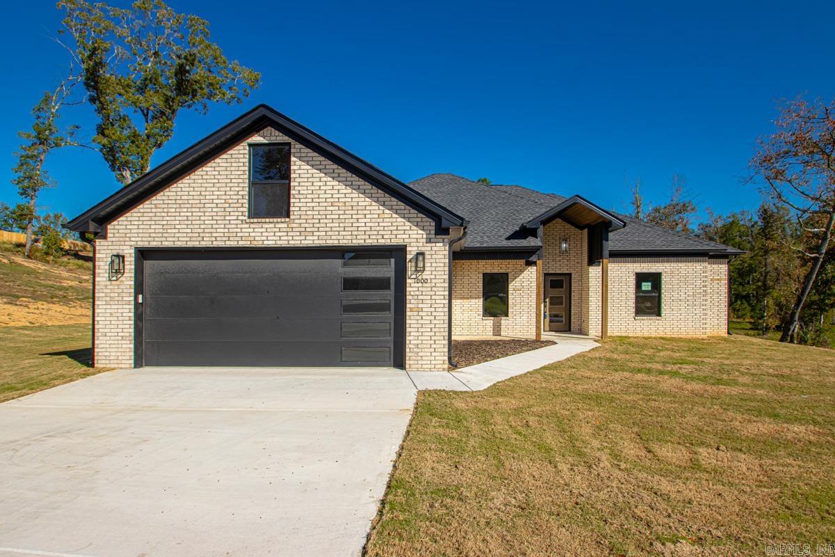 WINCHESTER ESTATES - Residential