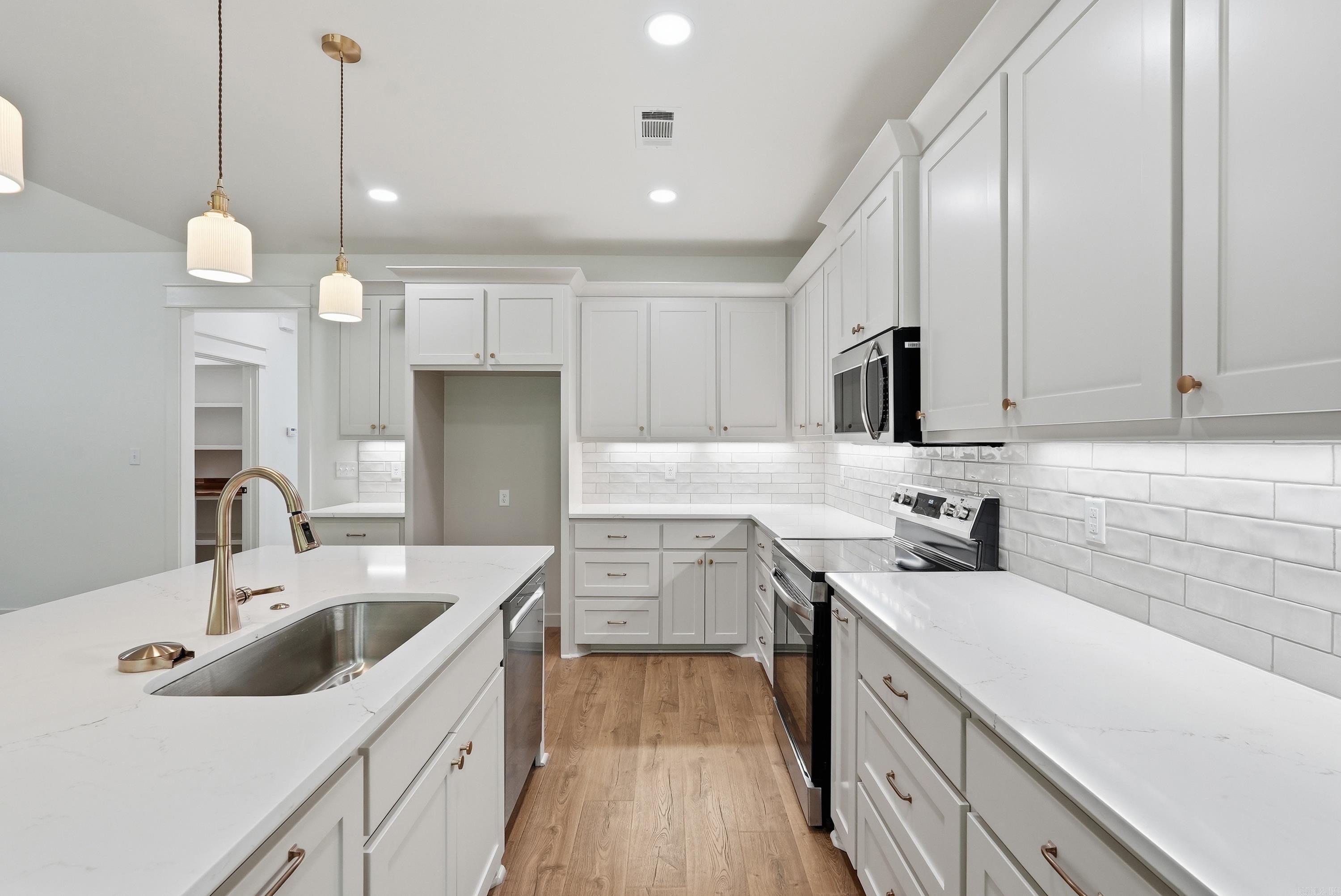 RIDGE VIEW - Residential
