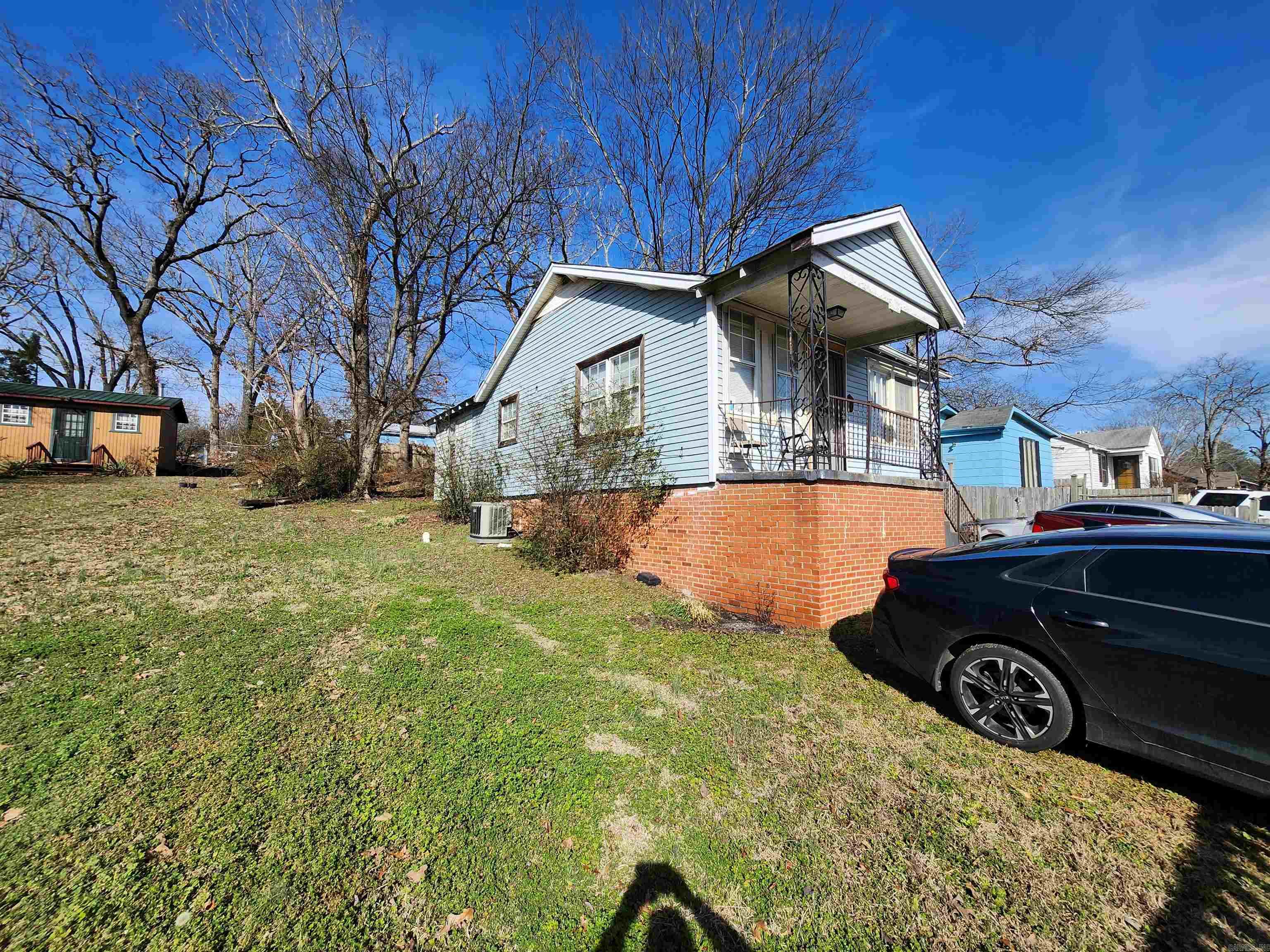 ELM STREET - Residential