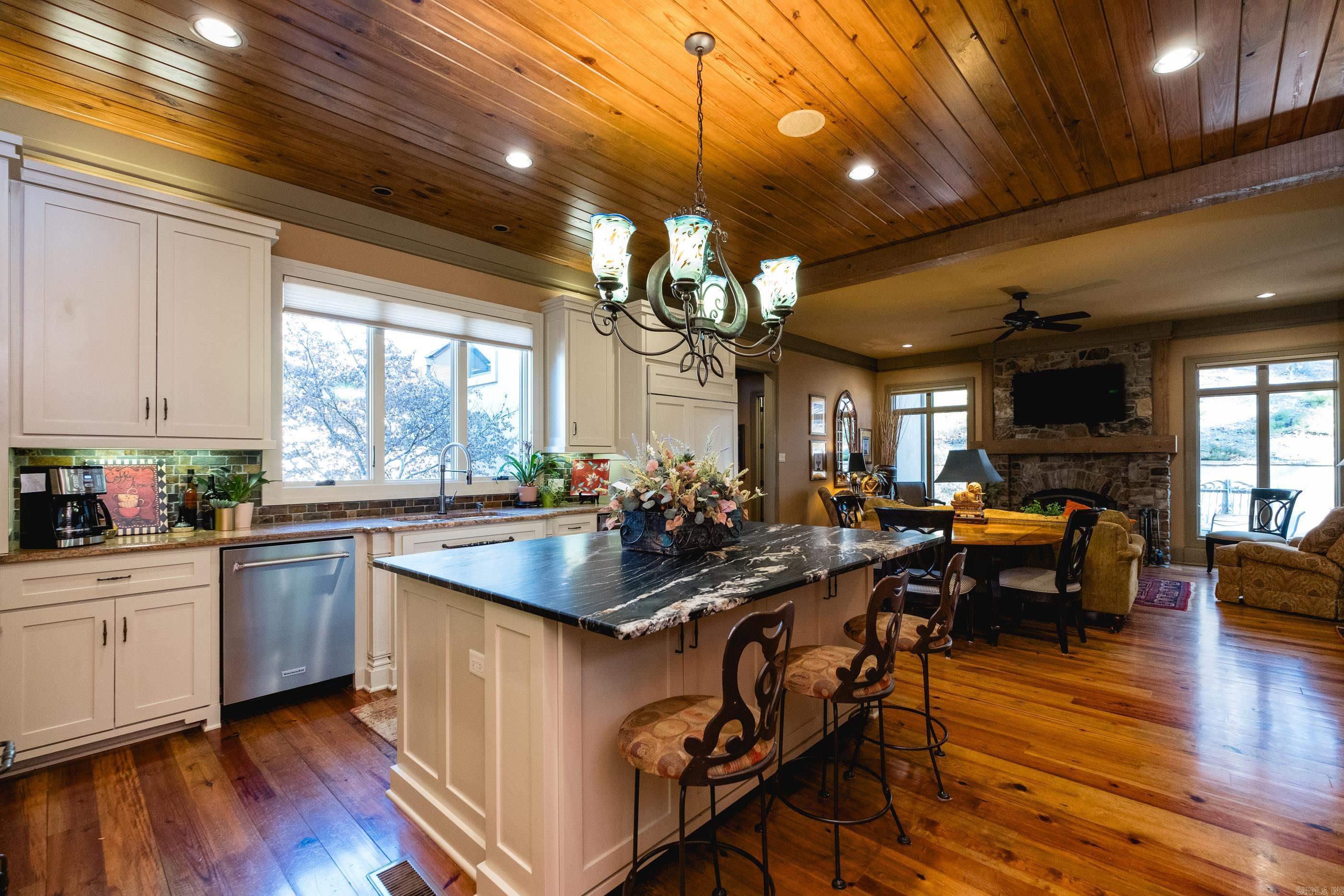 CHENAL DOWNS - Residential