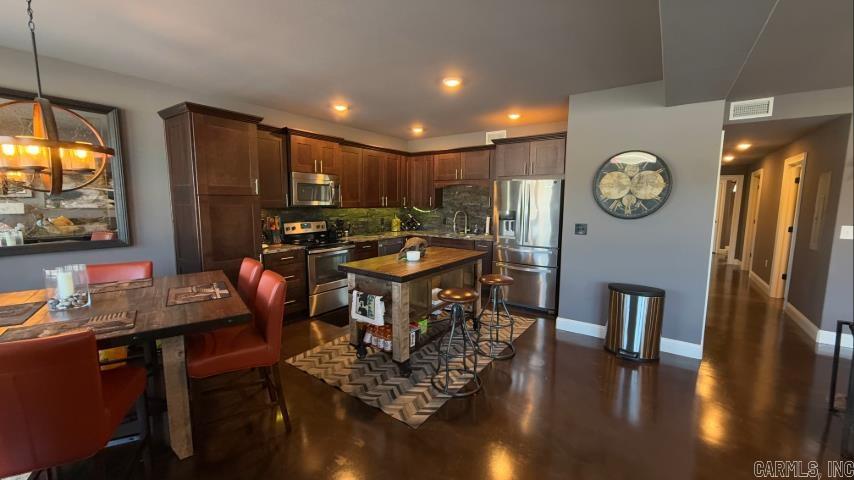 NARROWS INN AT GREERS FERRY HPR - Residential