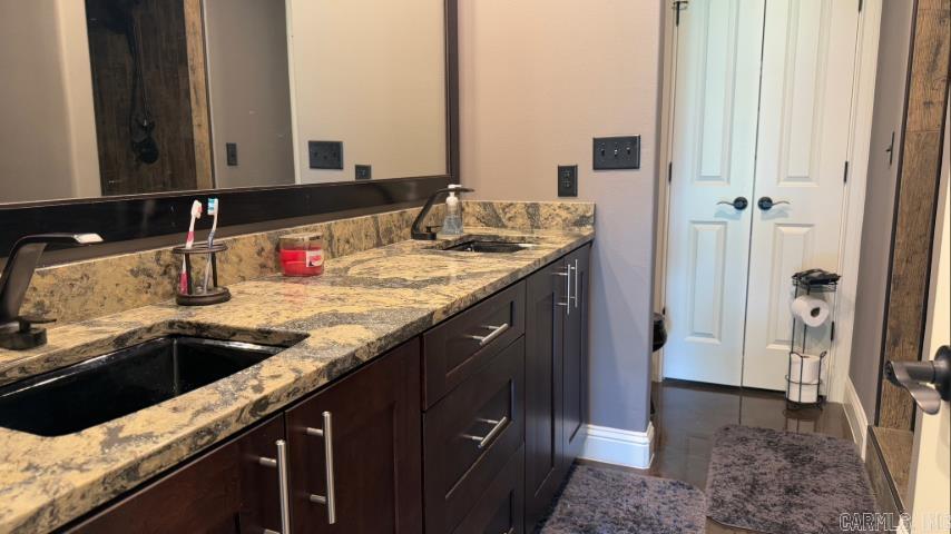 NARROWS INN AT GREERS FERRY HPR - Residential