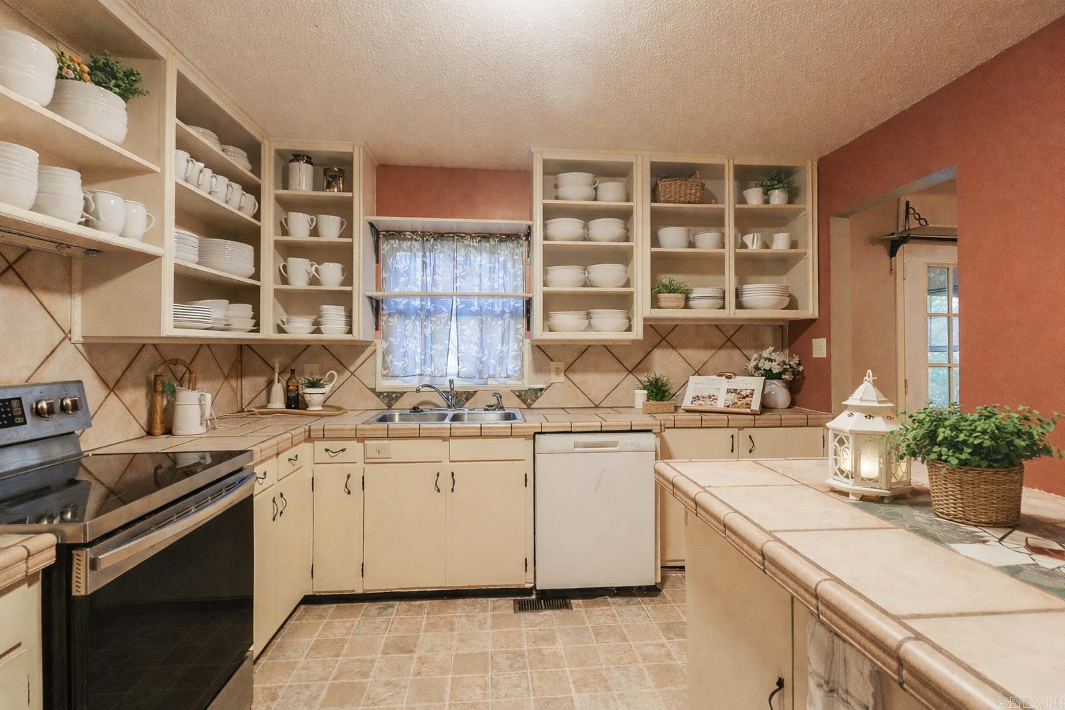 NOBLE ACRES - Residential