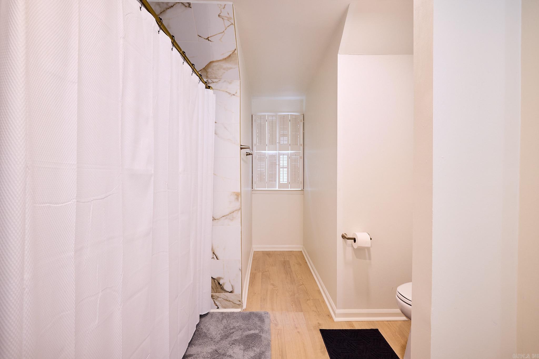 KINGSBRIDGE TWNHSE - Residential