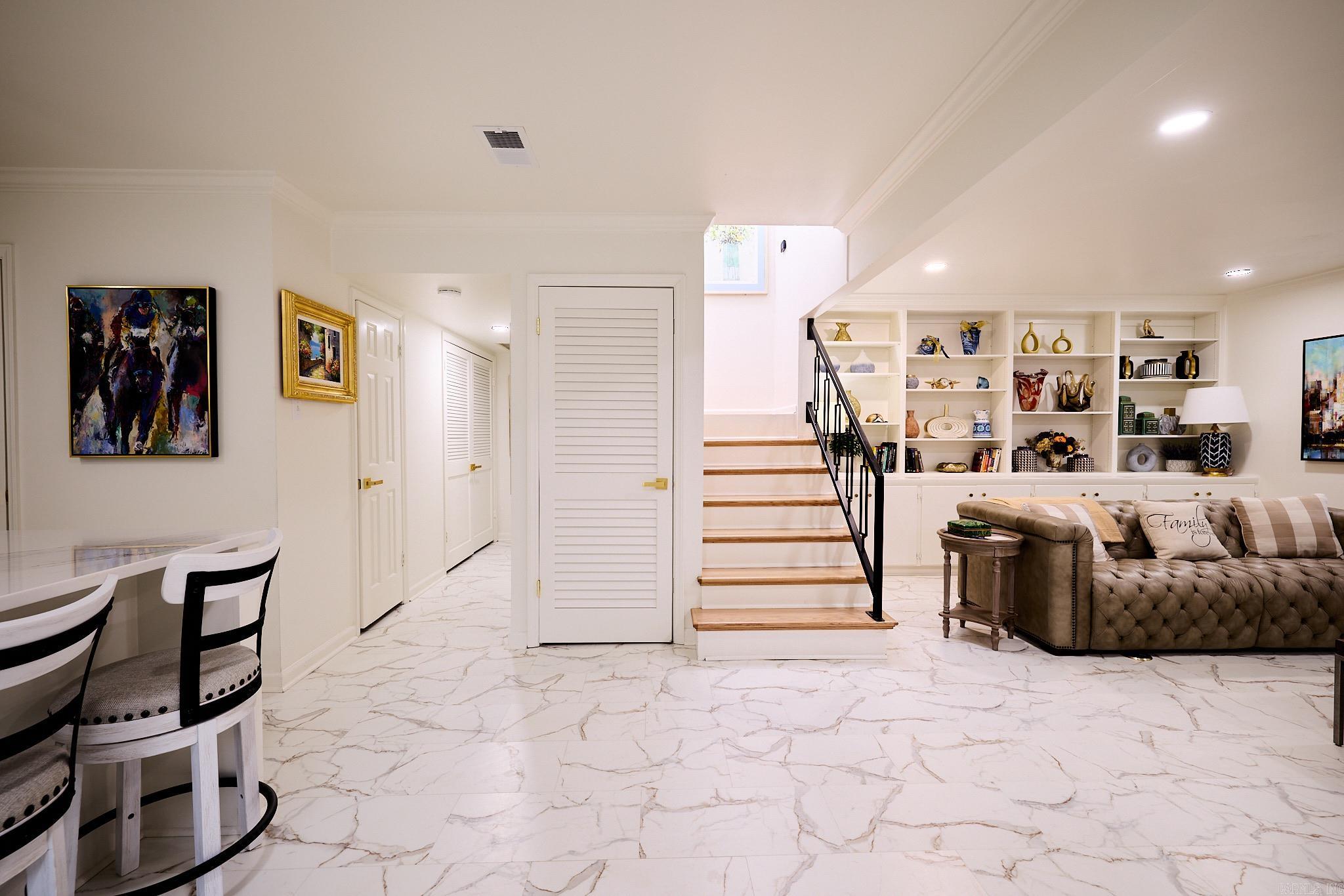 KINGSBRIDGE TWNHSE - Residential