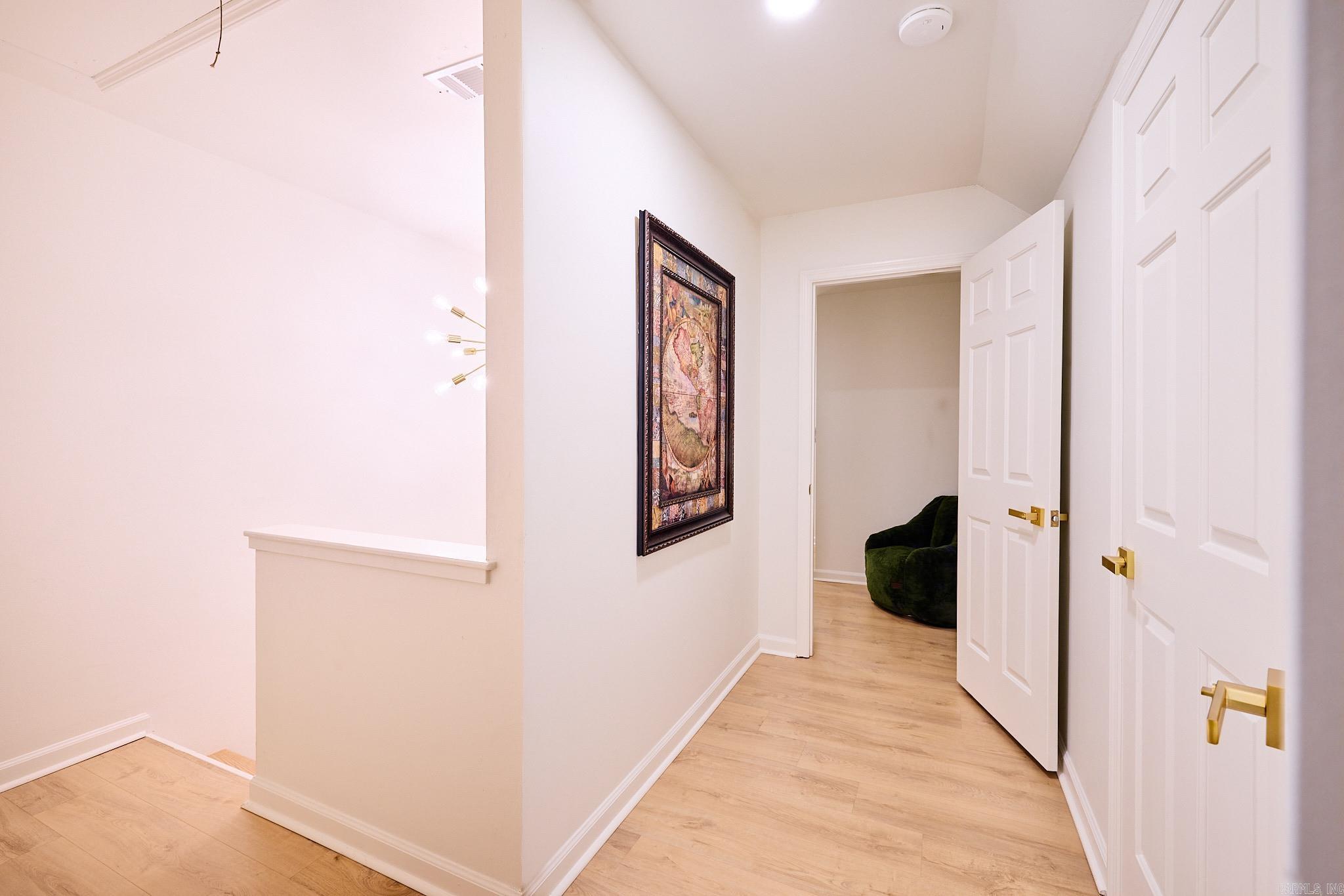 KINGSBRIDGE TWNHSE - Residential