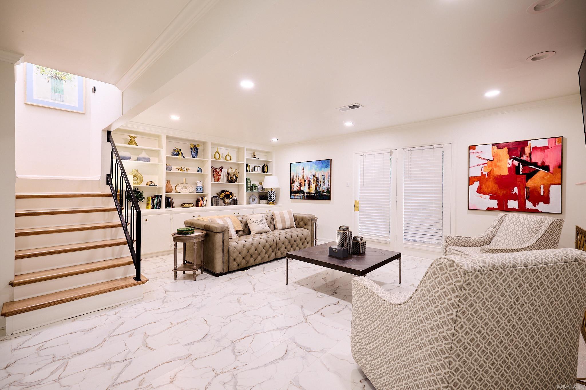 KINGSBRIDGE TWNHSE - Residential