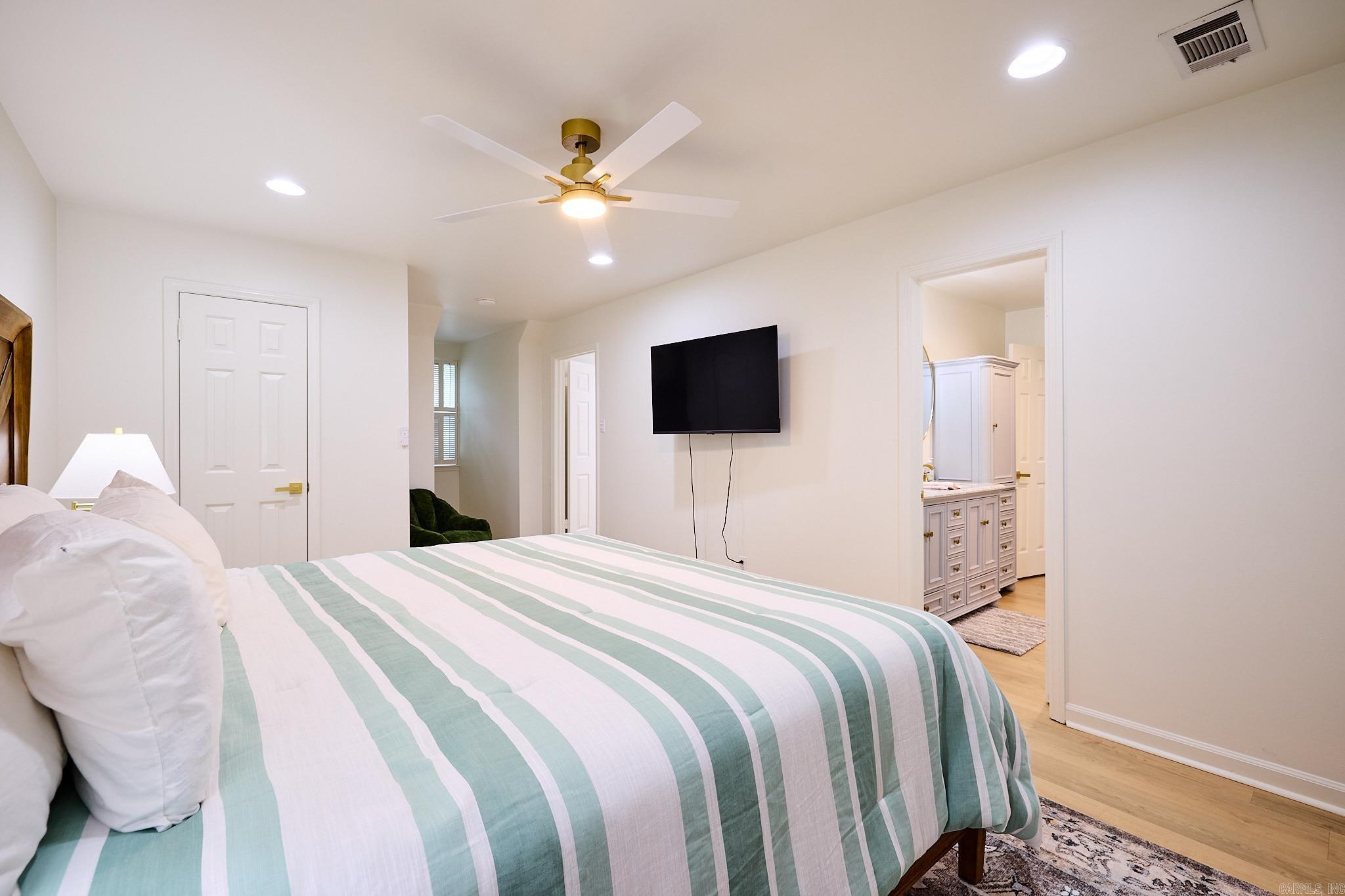 KINGSBRIDGE TWNHSE - Residential
