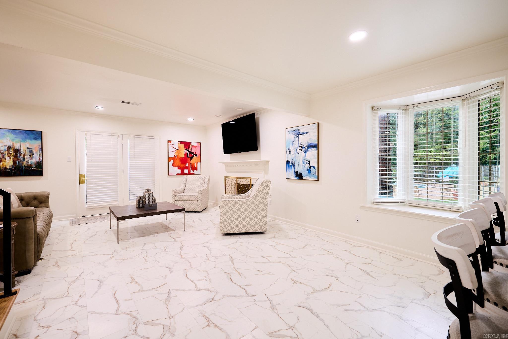 KINGSBRIDGE TWNHSE - Residential