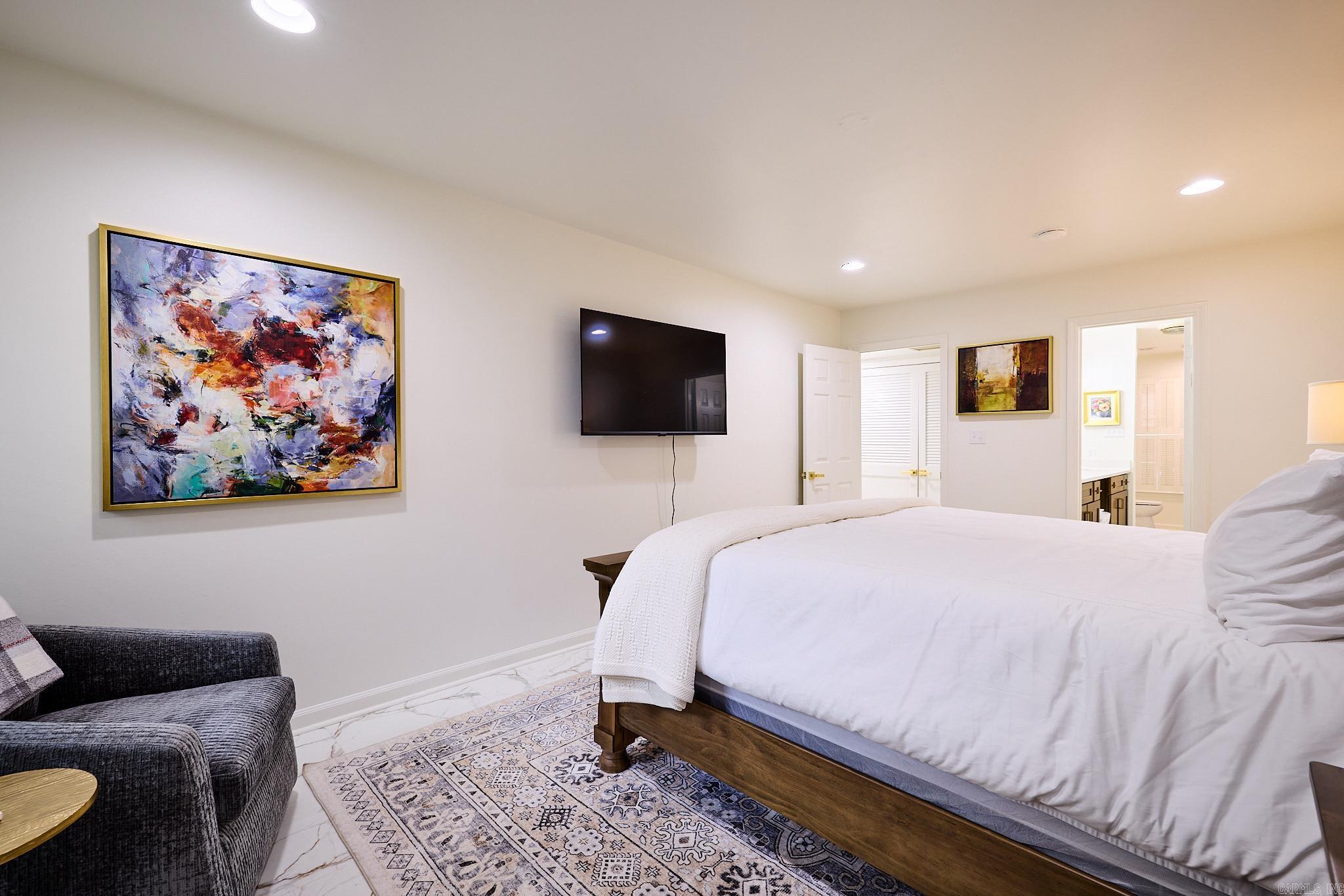 KINGSBRIDGE TWNHSE - Residential