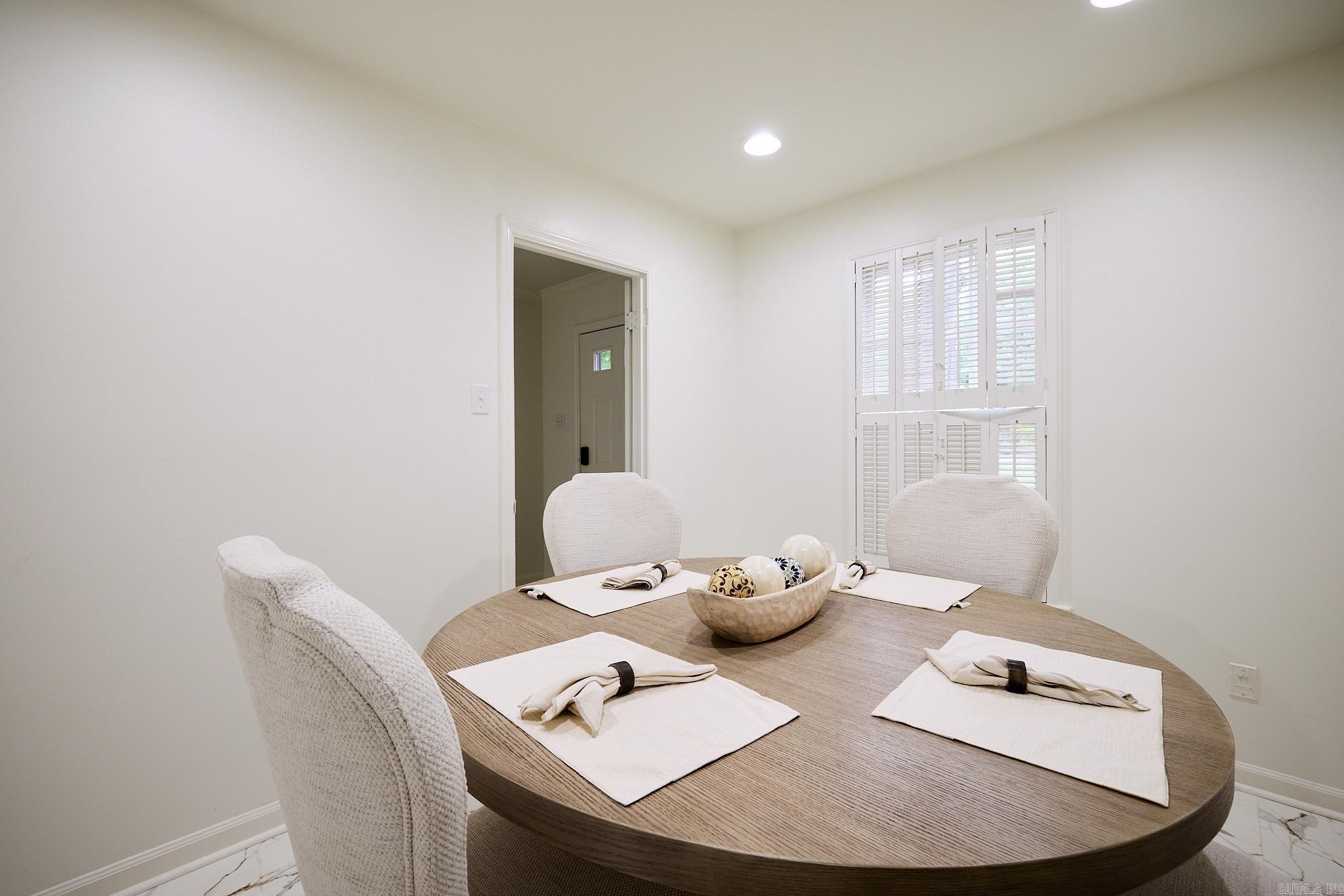 KINGSBRIDGE TWNHSE - Residential