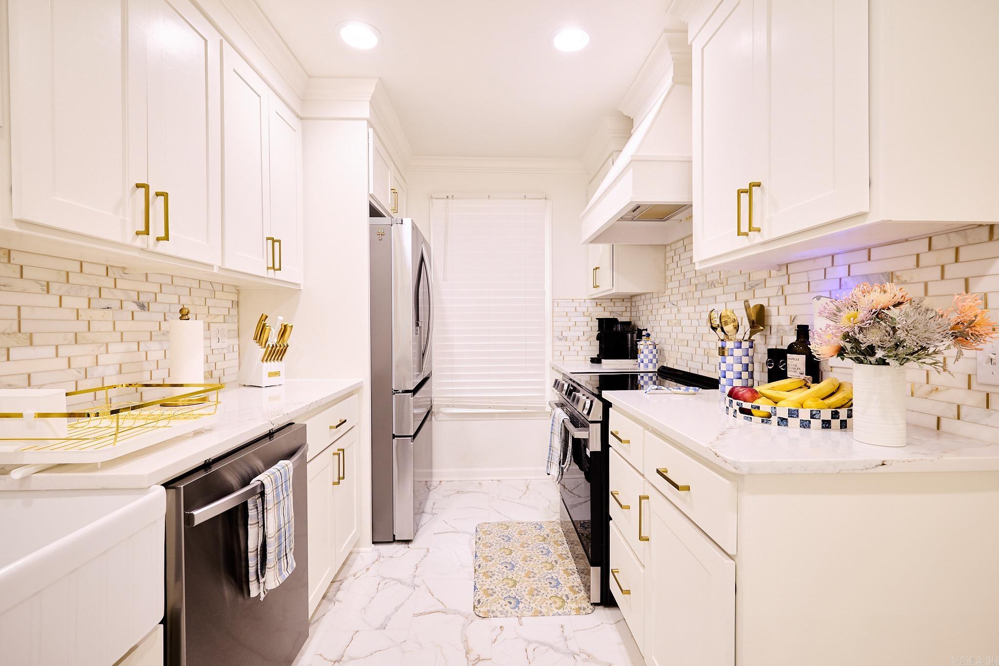 KINGSBRIDGE TWNHSE - Residential