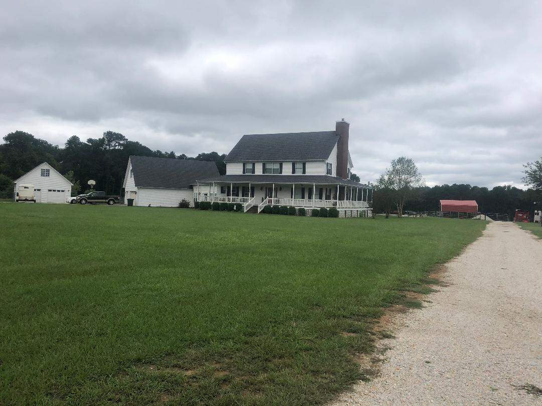Beautiful Country Style Home - Updated in 2017