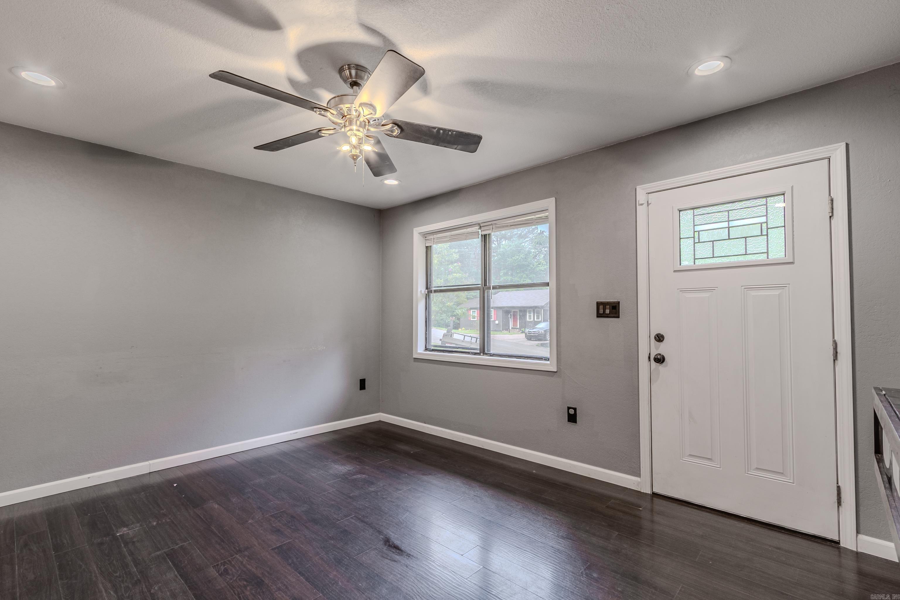CROSS CREEK - Residential
