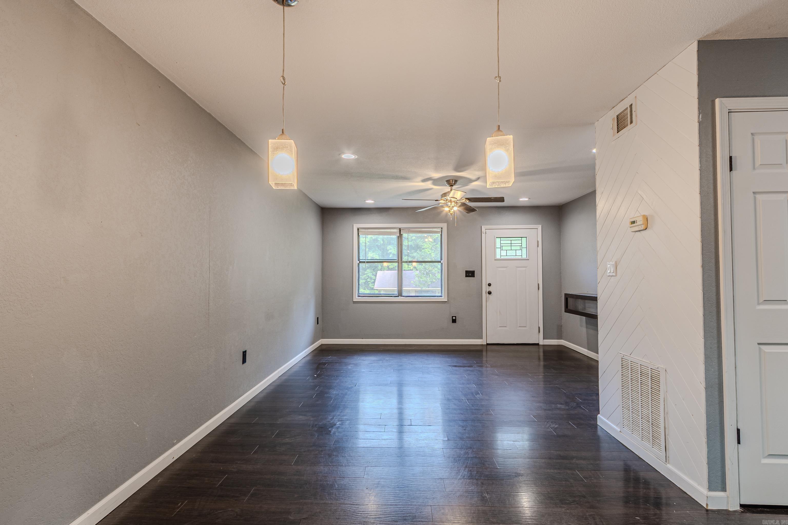 CROSS CREEK - Residential