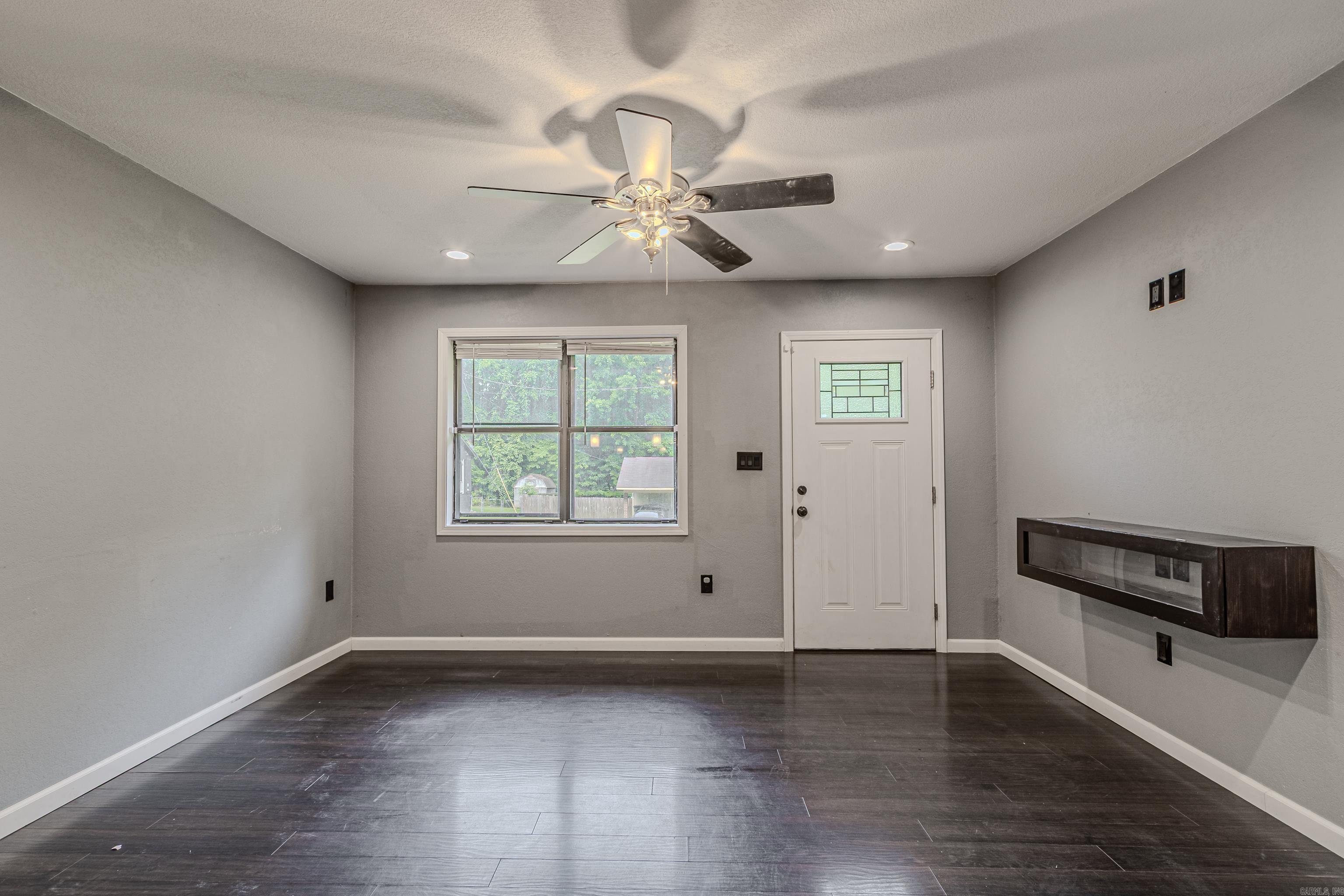 CROSS CREEK - Residential