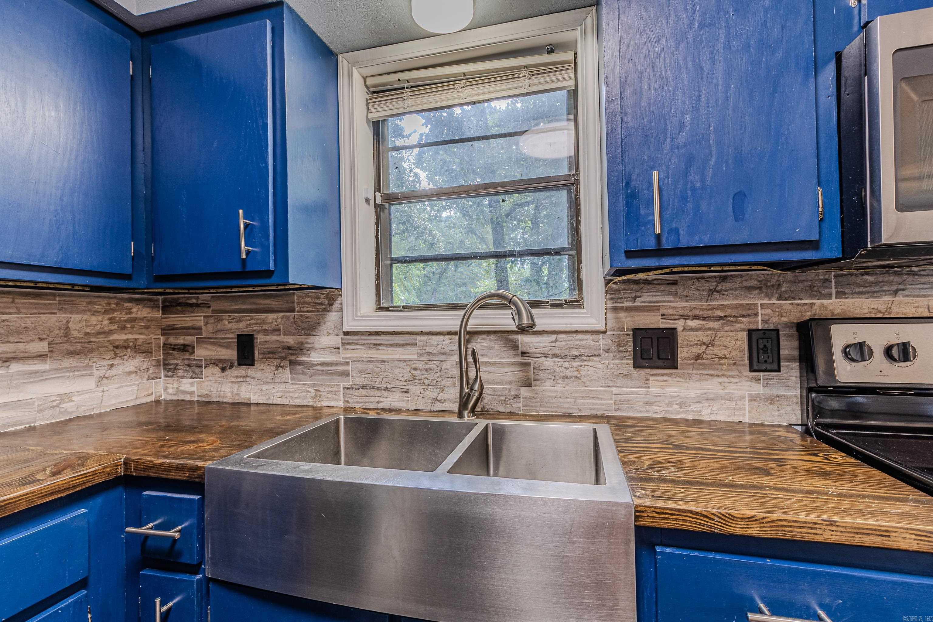CROSS CREEK - Residential