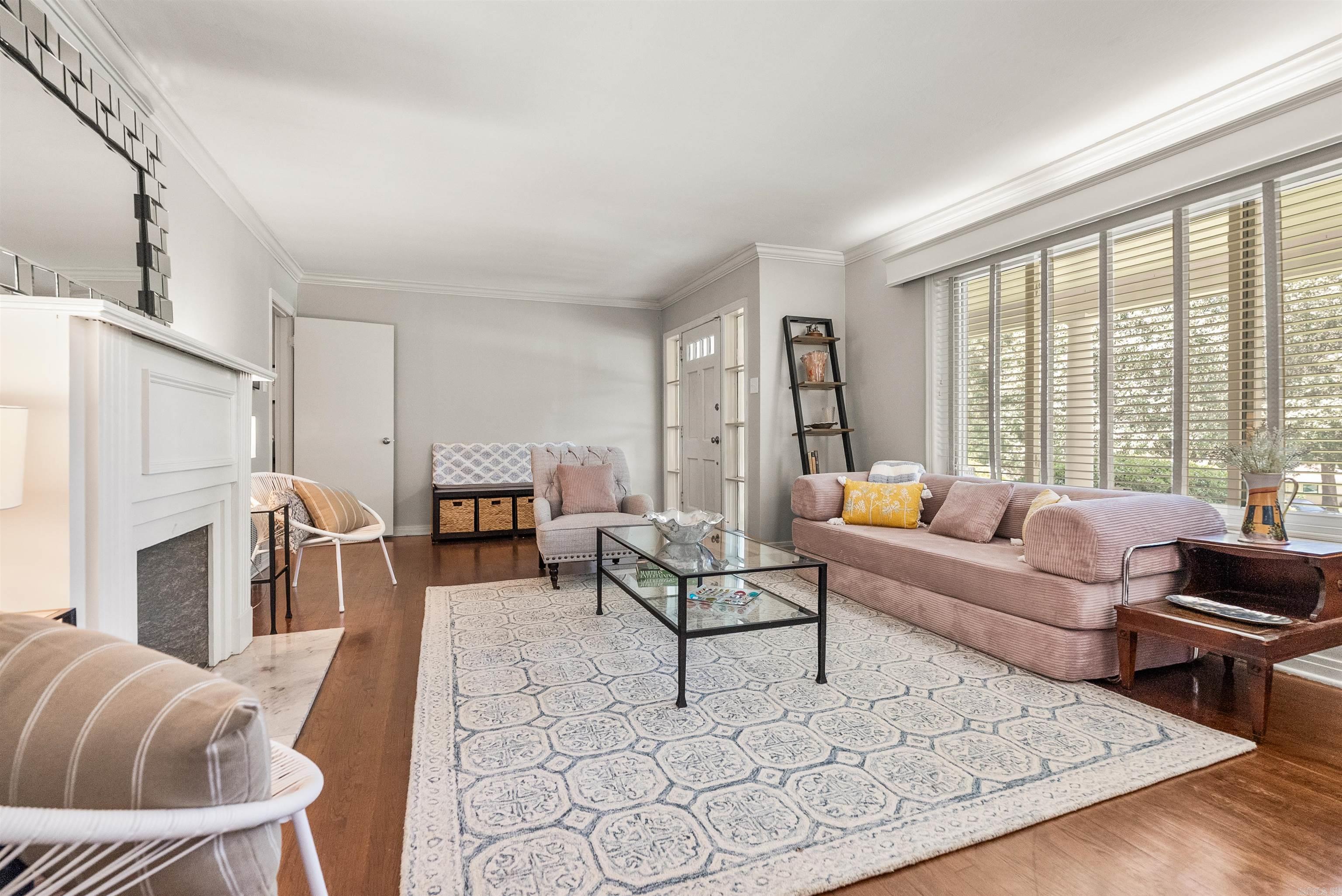 KINGWOOD PLACE - Residential