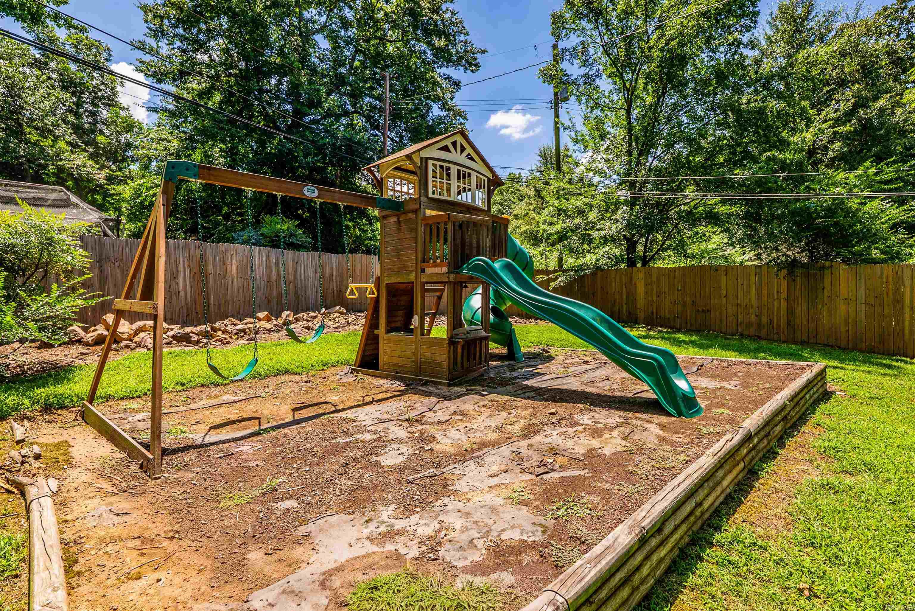 KINGWOOD PLACE - Residential
