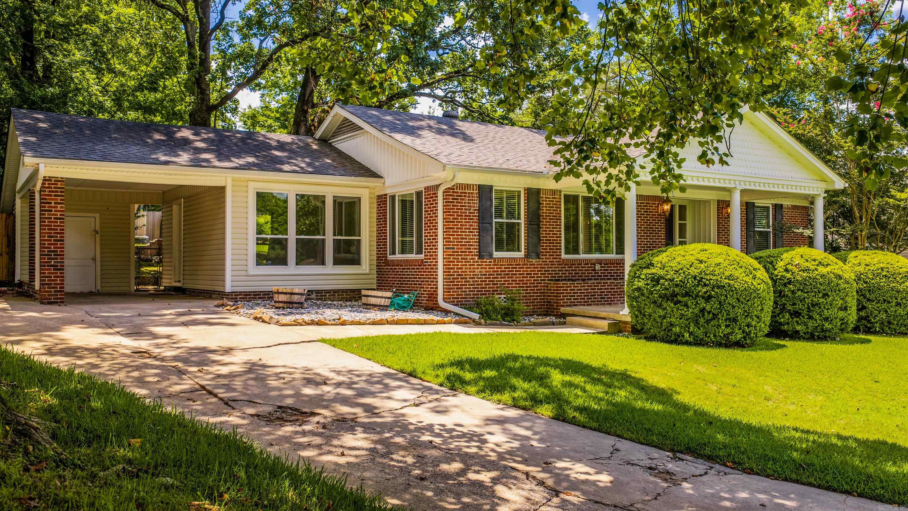 KINGWOOD PLACE - Residential