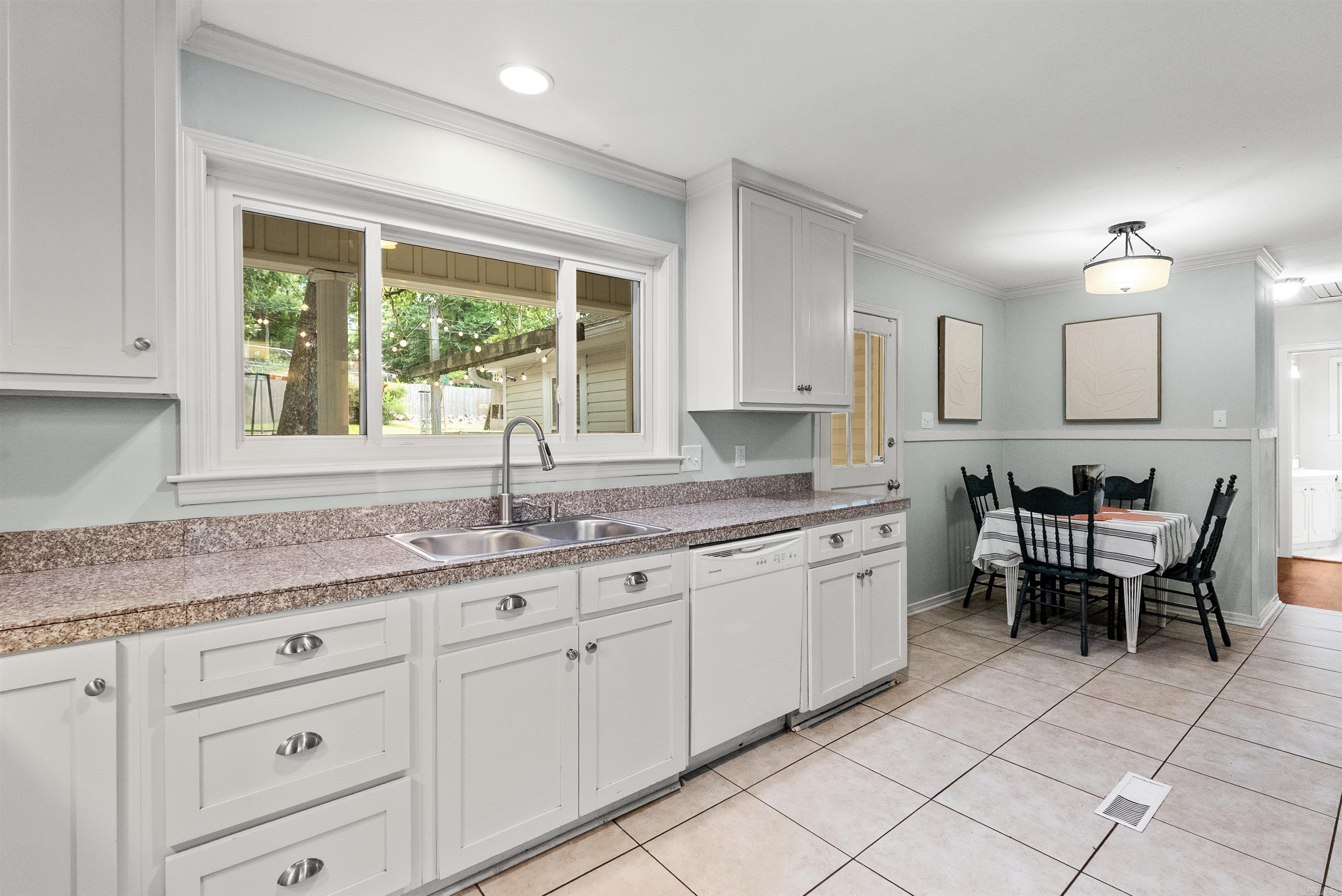 KINGWOOD PLACE - Residential