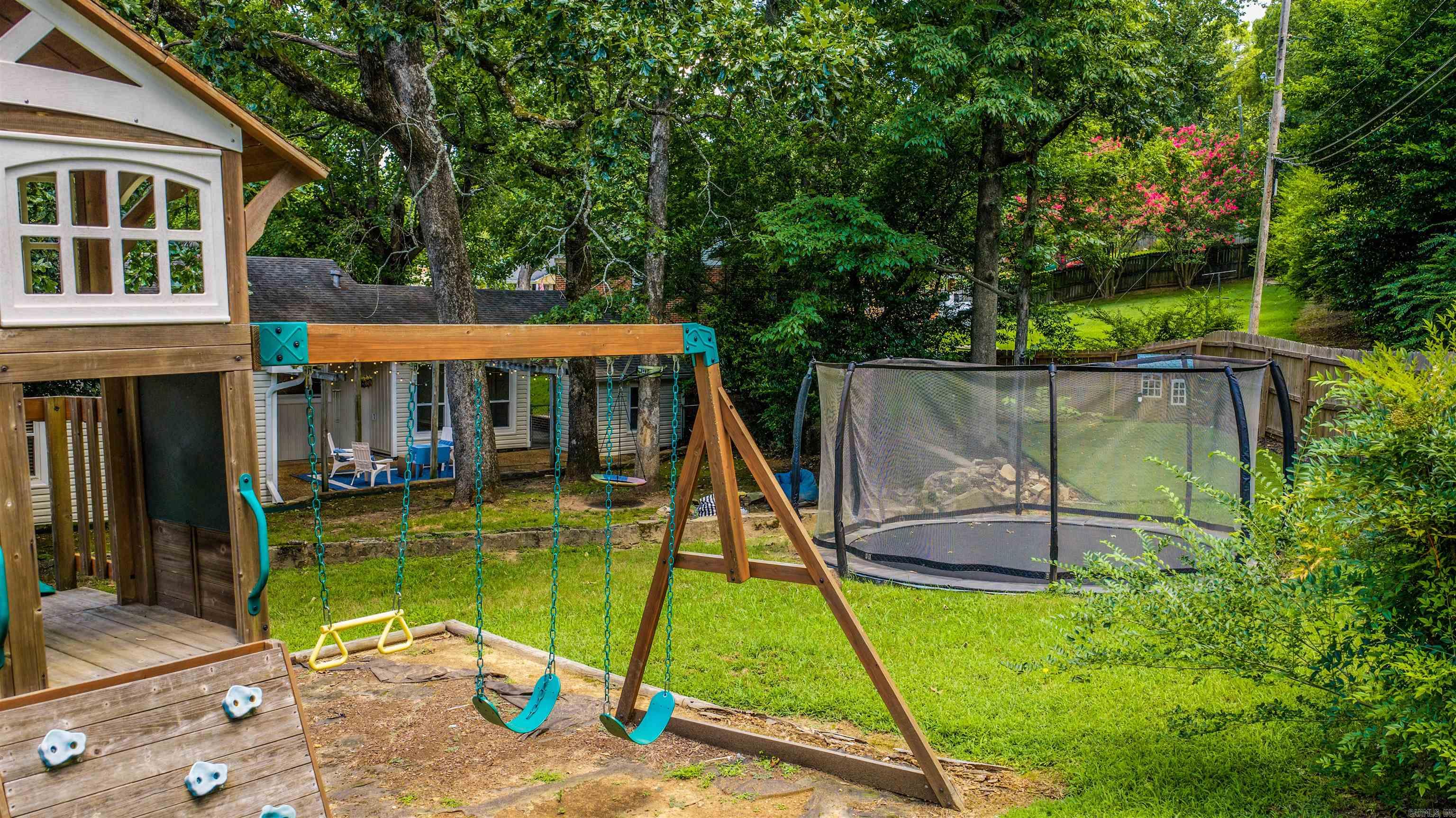 KINGWOOD PLACE - Residential