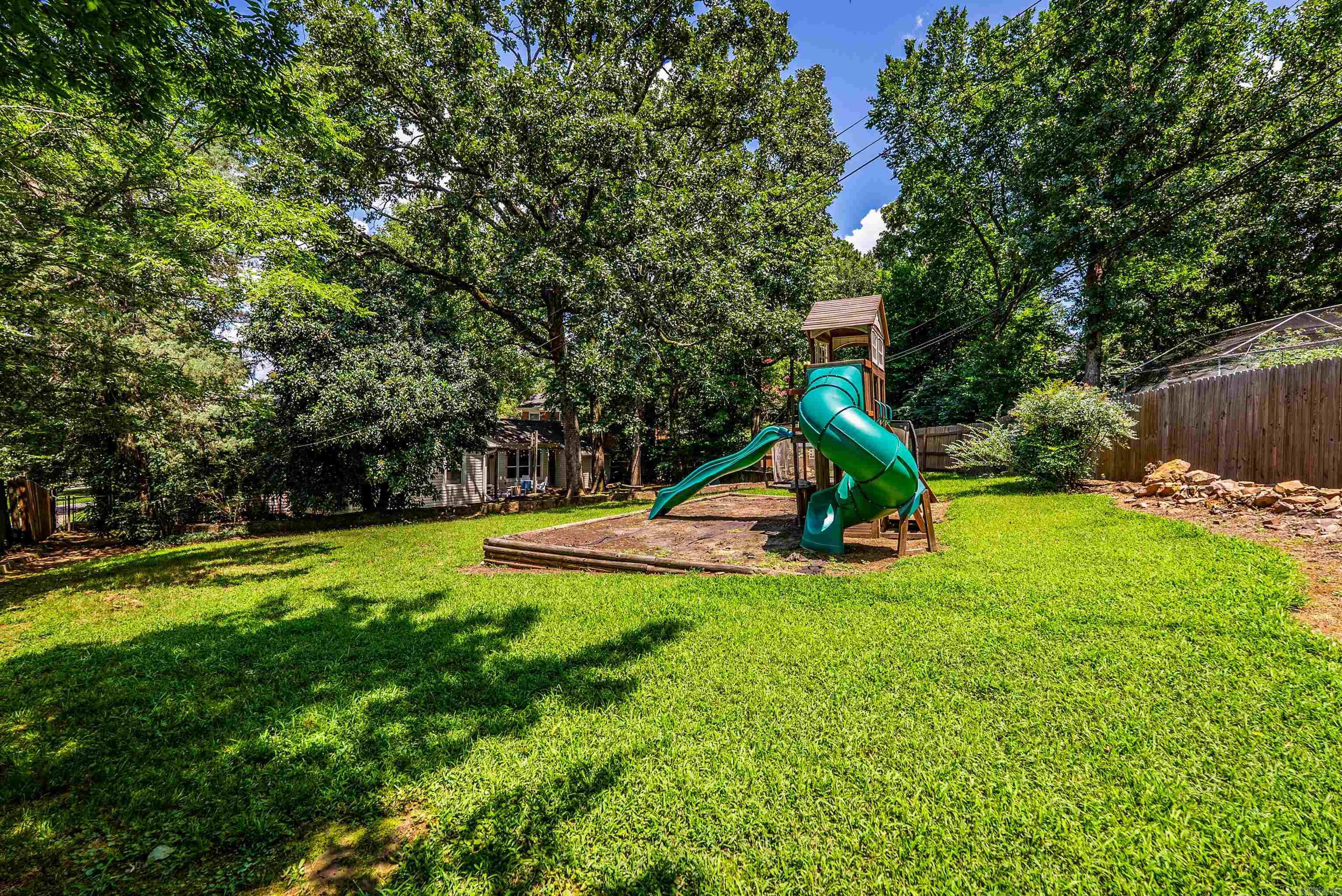 KINGWOOD PLACE - Residential