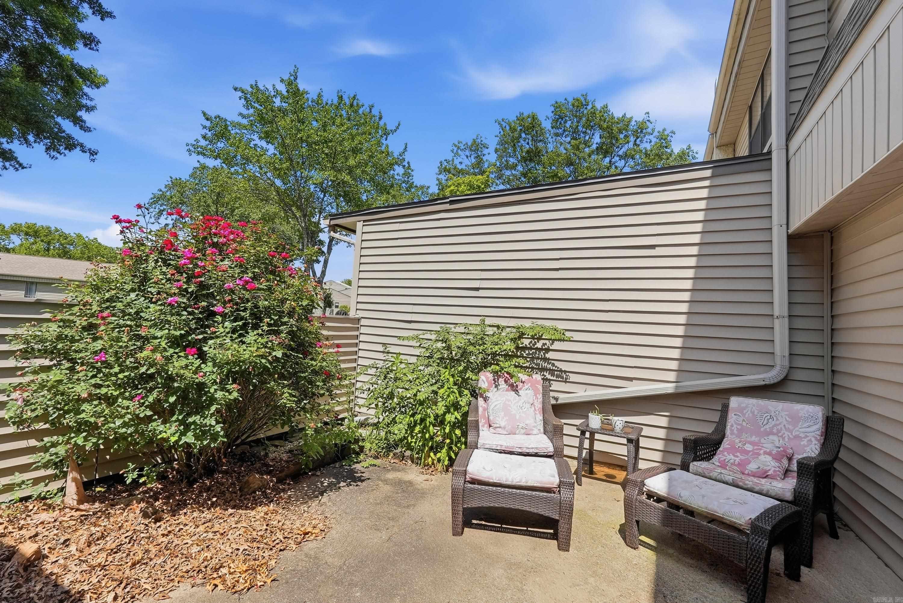 LAKEWOOD HILLS CONDO - Residential