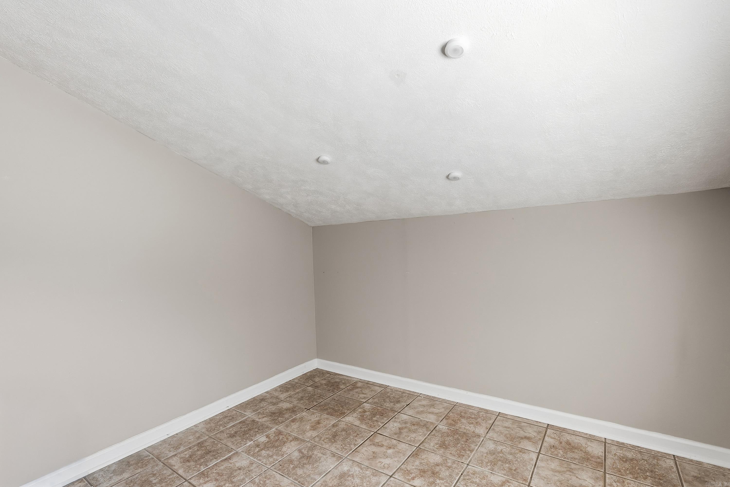 LAKEWOOD HILLS CONDO - Residential