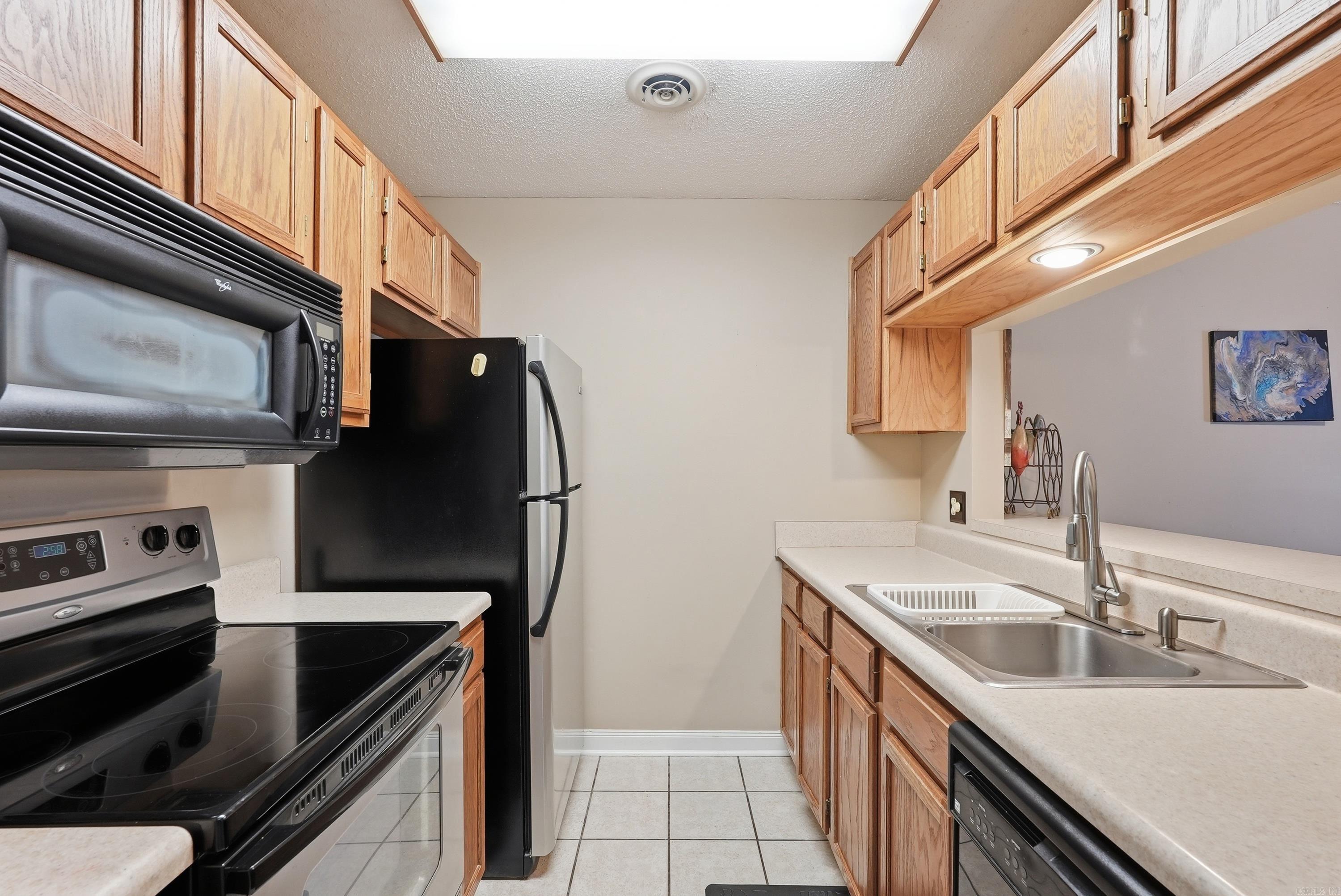 LAKEWOOD HILLS CONDO - Residential