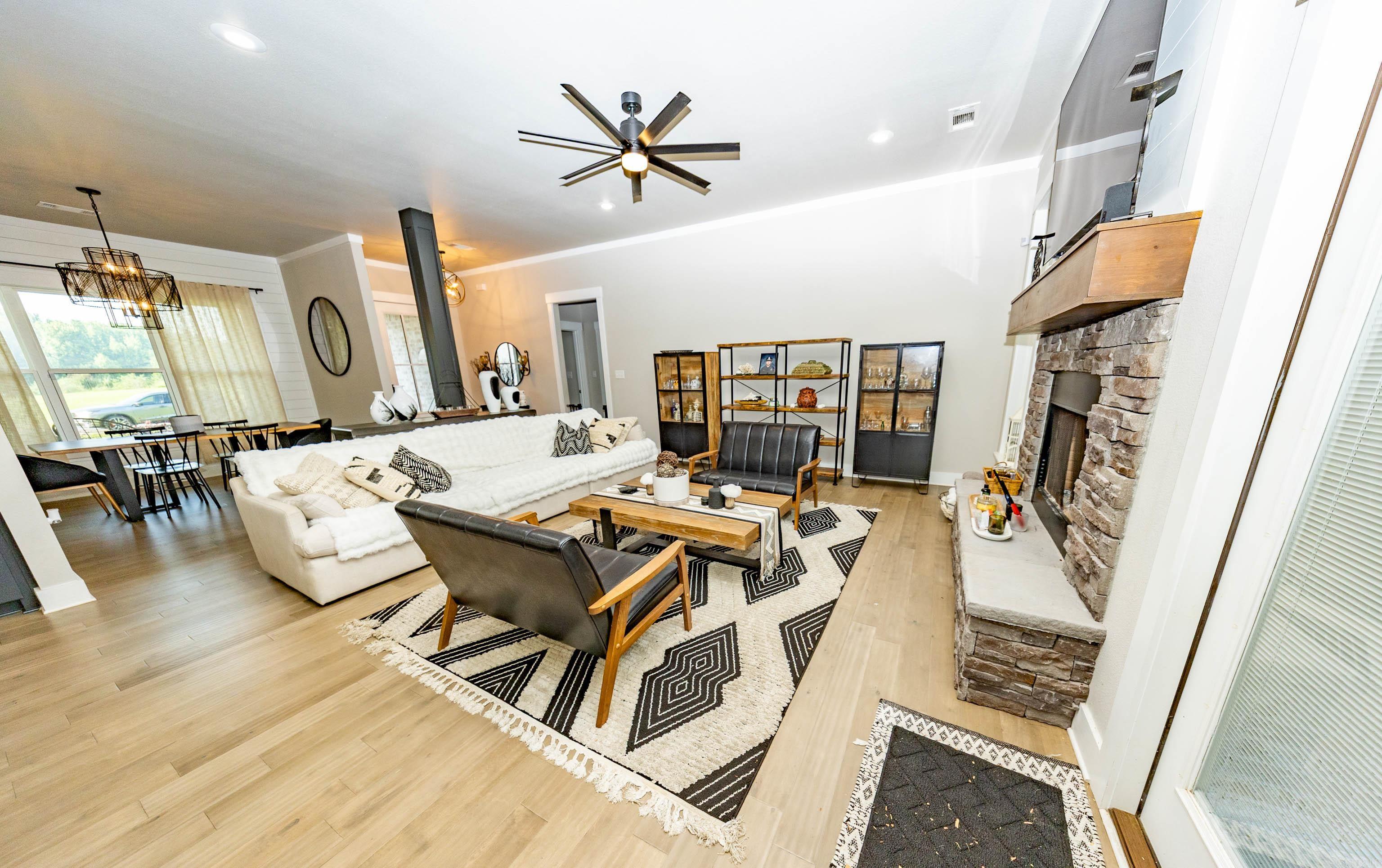 AVILLA HILLS - Residential
