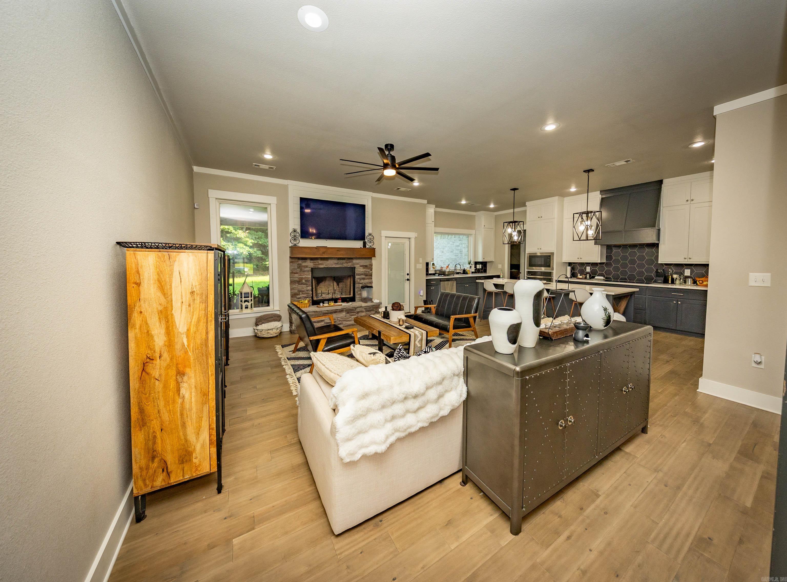 AVILLA HILLS - Residential