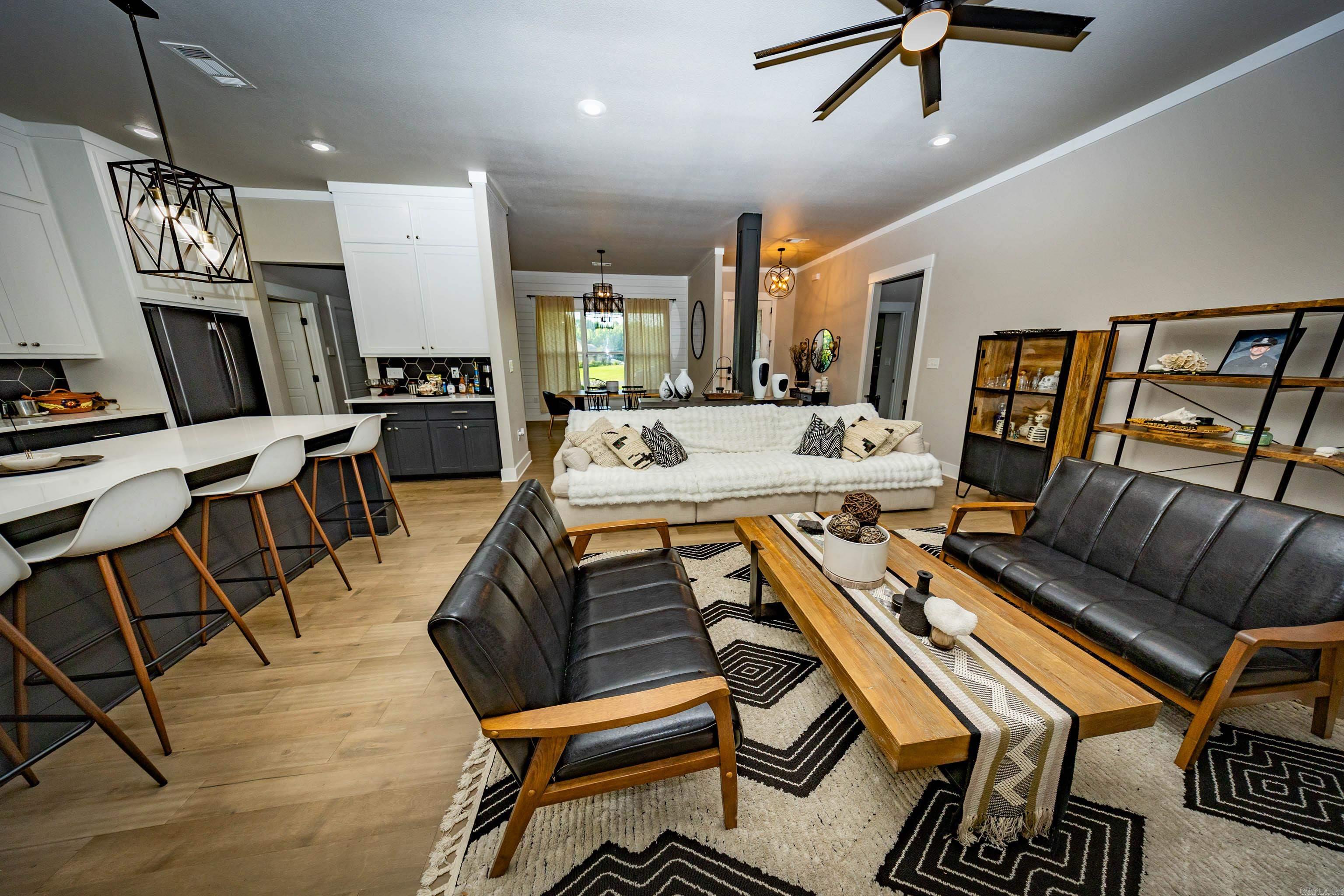 AVILLA HILLS - Residential