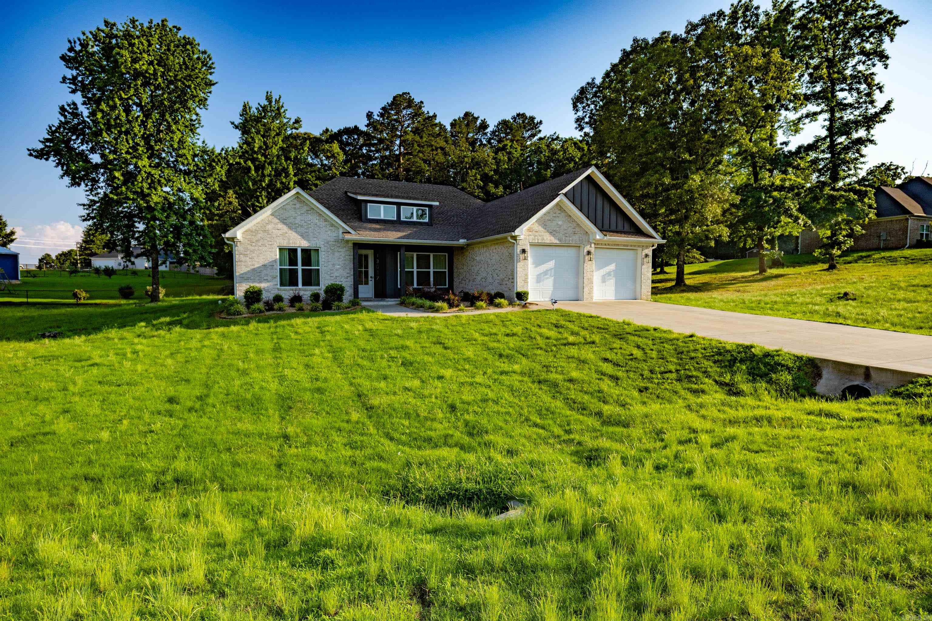 AVILLA HILLS - Residential