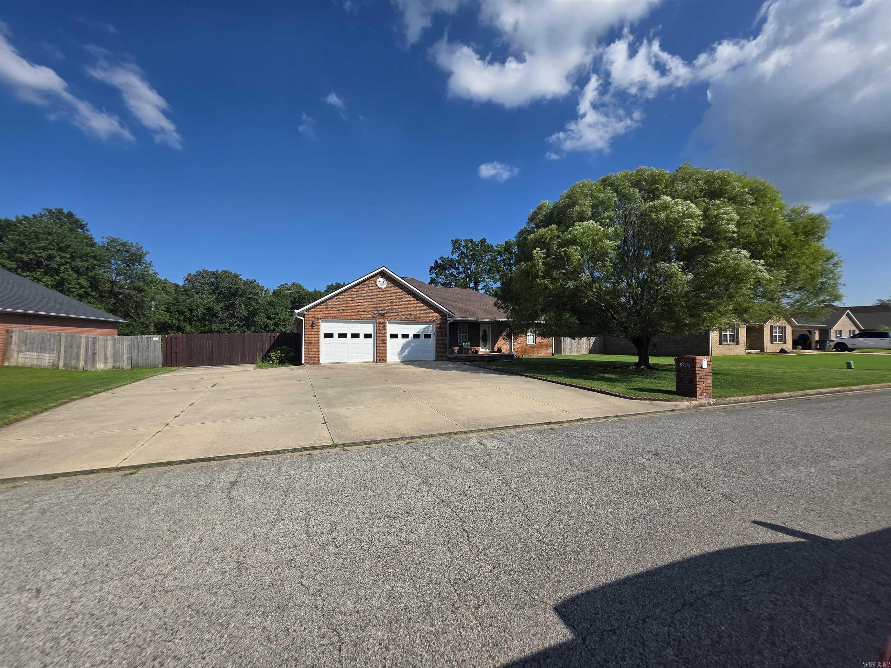 CARRIAGE HILL - Residential