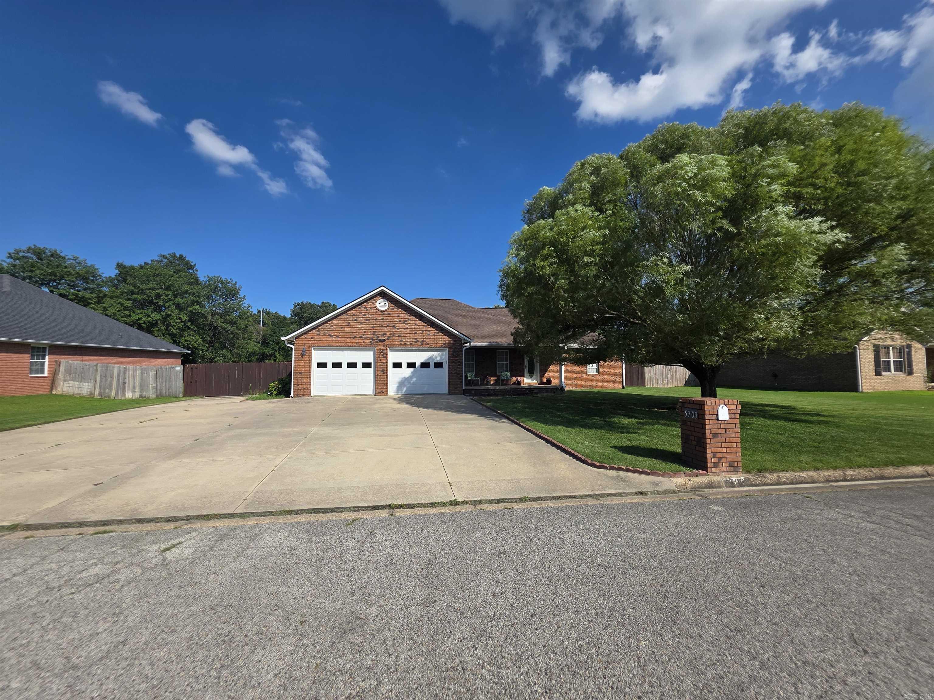 CARRIAGE HILL - Residential