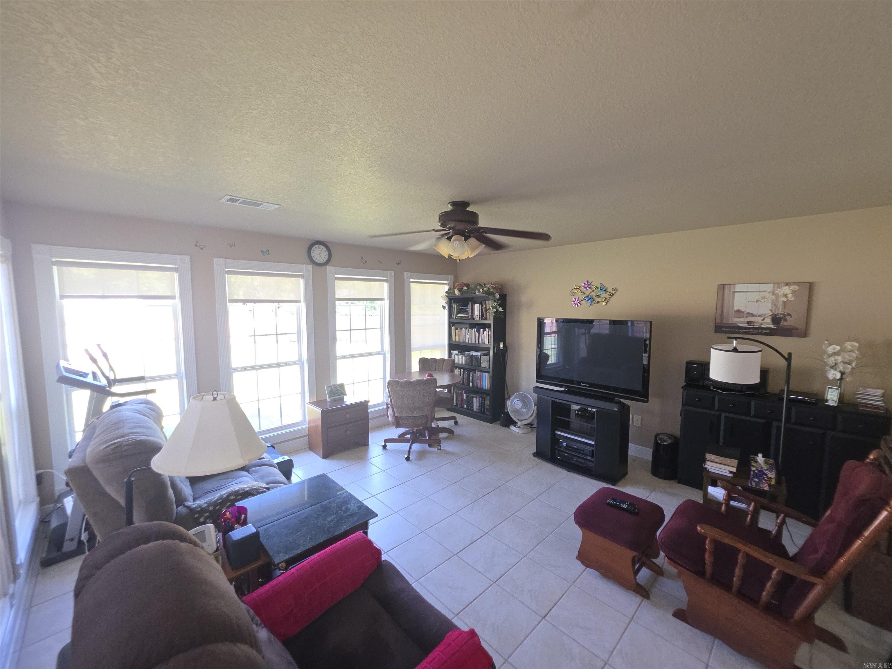 CARRIAGE HILL - Residential